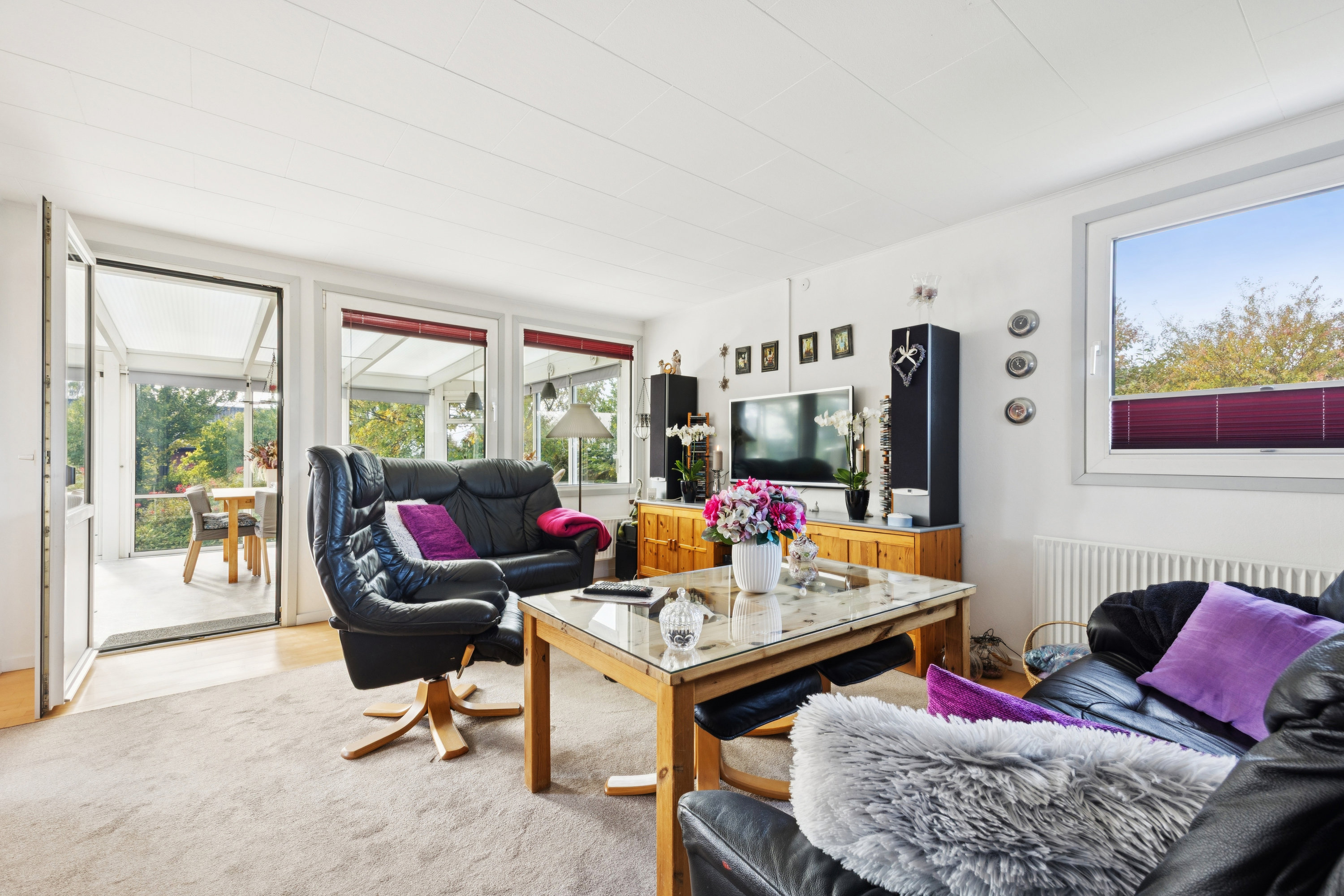 Fremhævet stue billede i fuldskærmstilstand. Billede af Agertoften 4, 4673 Rødvig Stevns