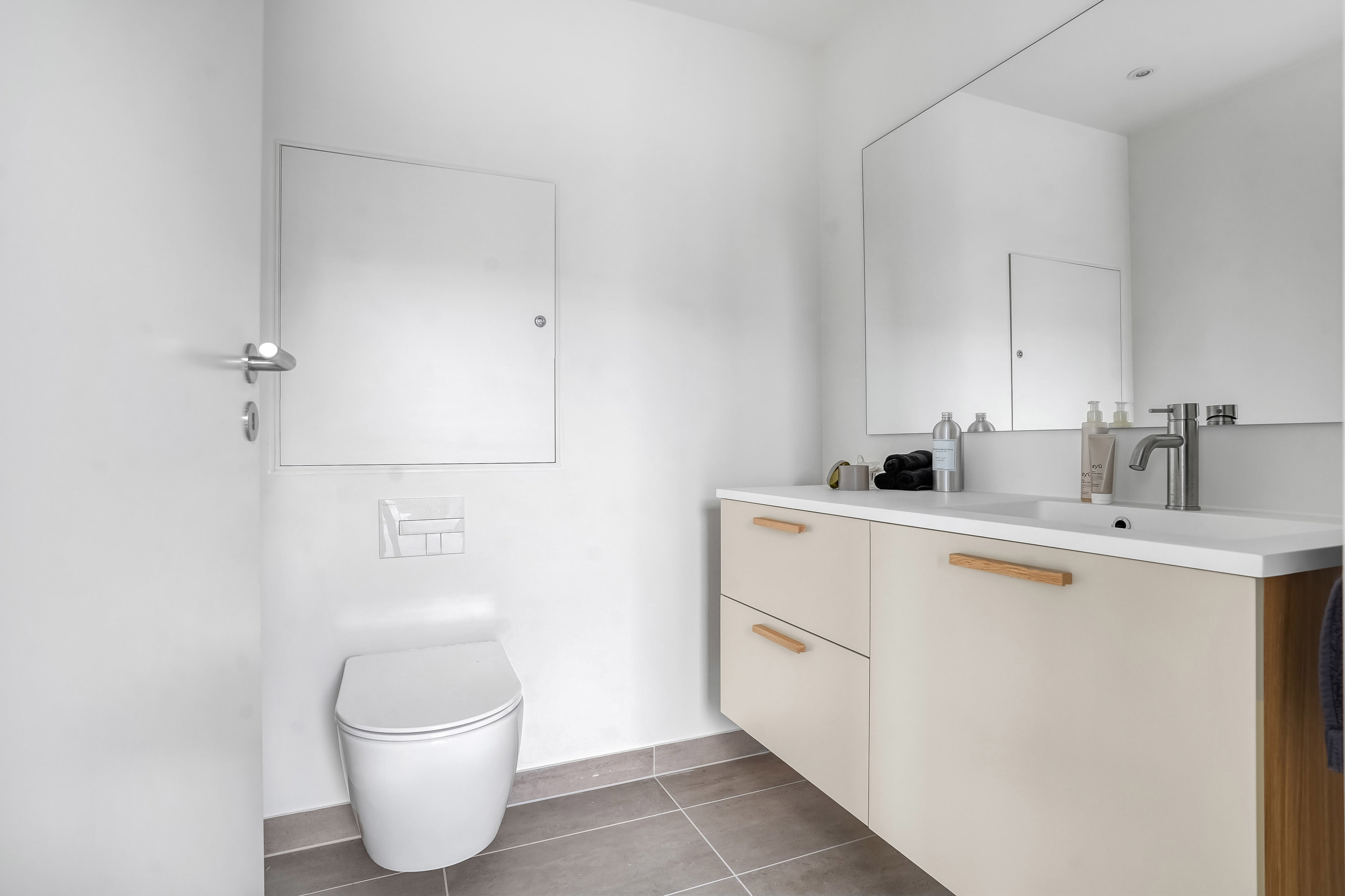 Fremhævet toilet billede i fuldskærmstilstand. Billede af Nøkkerosen 11, Dalum, 5250 Odense SV