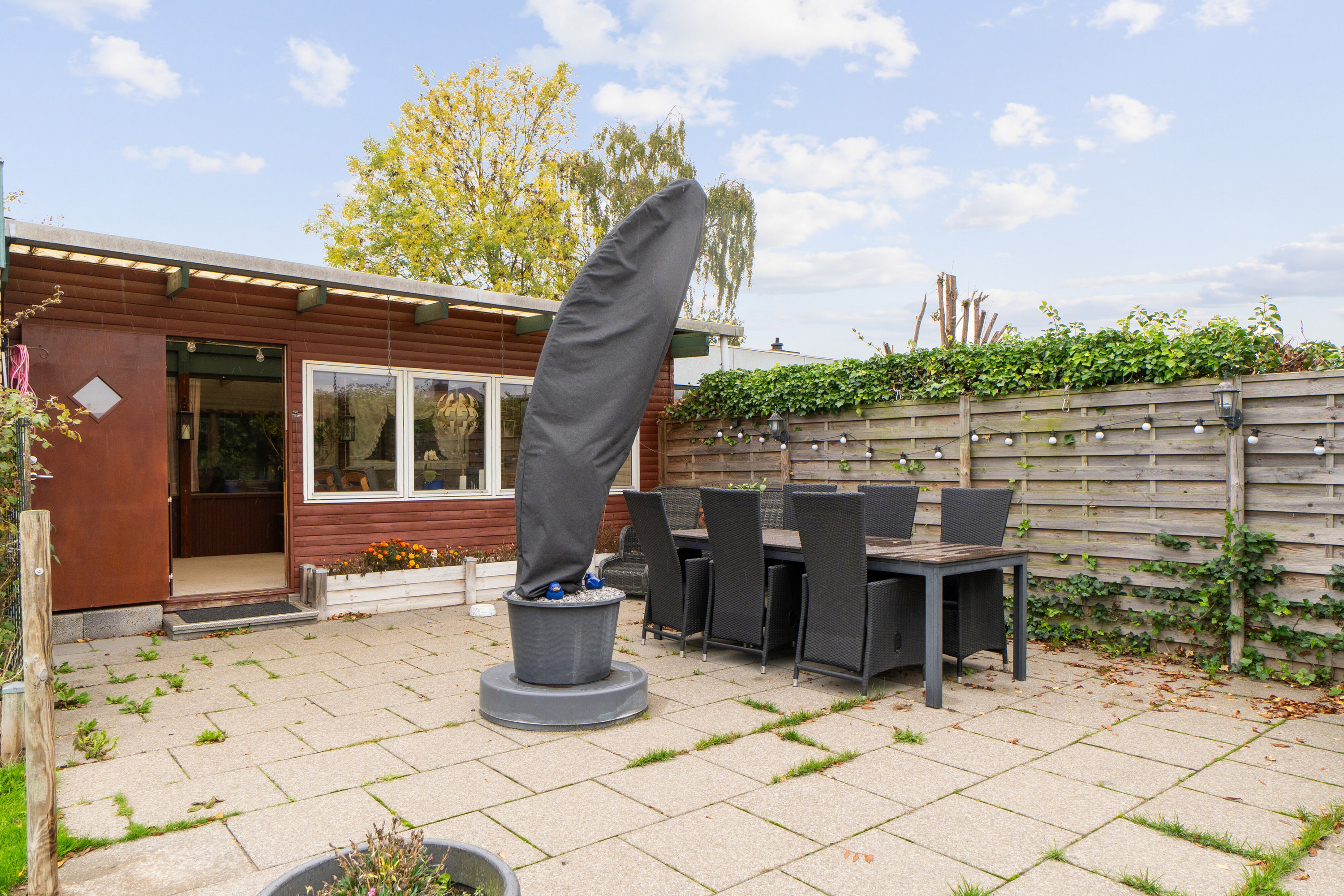 Fremhævet terrasse billede i fuldskærmstilstand. Billede af Brostykkevej 198D, 2650 Hvidovre