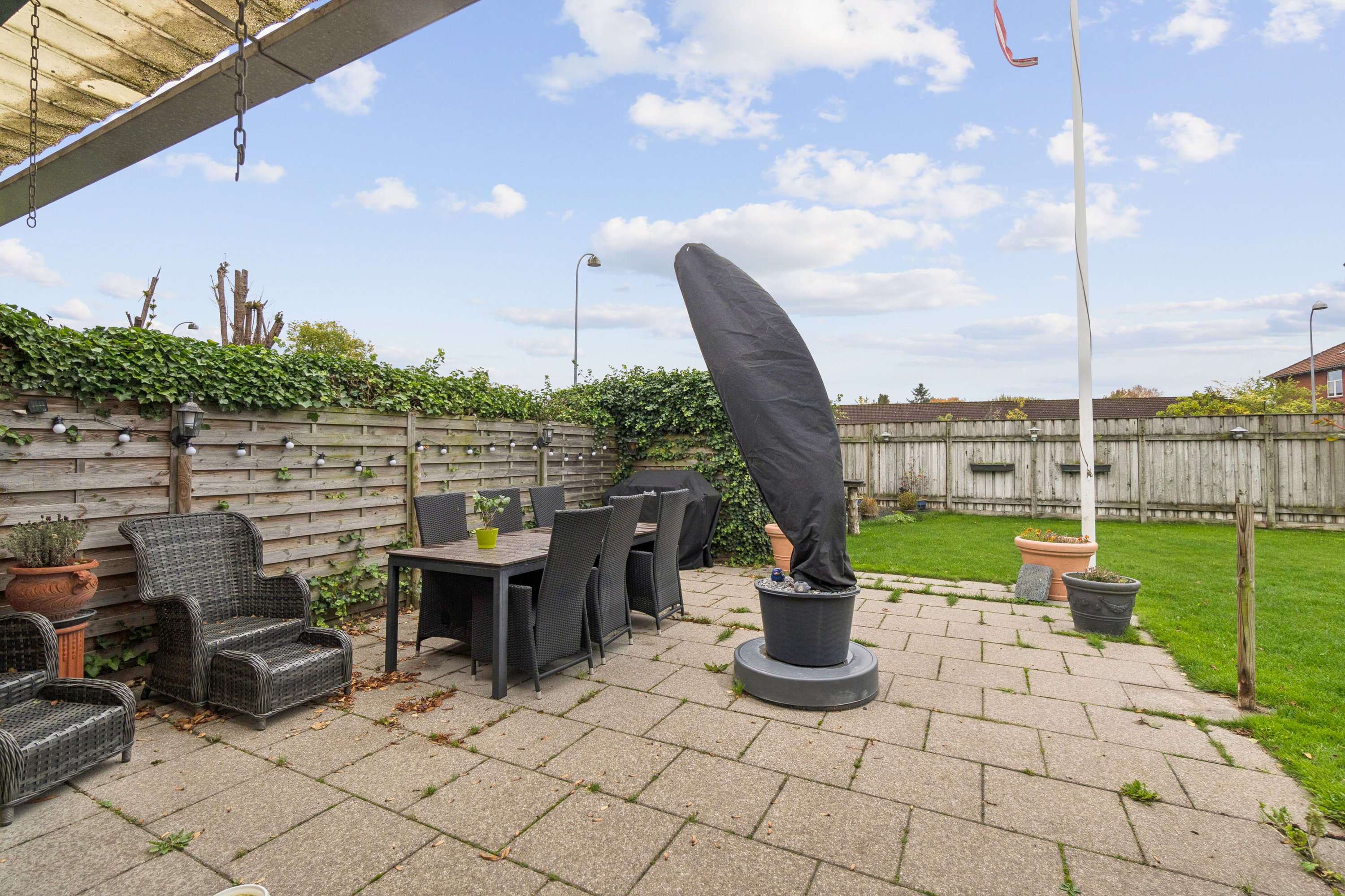 Fremhævet terrasse billede i fuldskærmstilstand. Billede af Brostykkevej 198D, 2650 Hvidovre