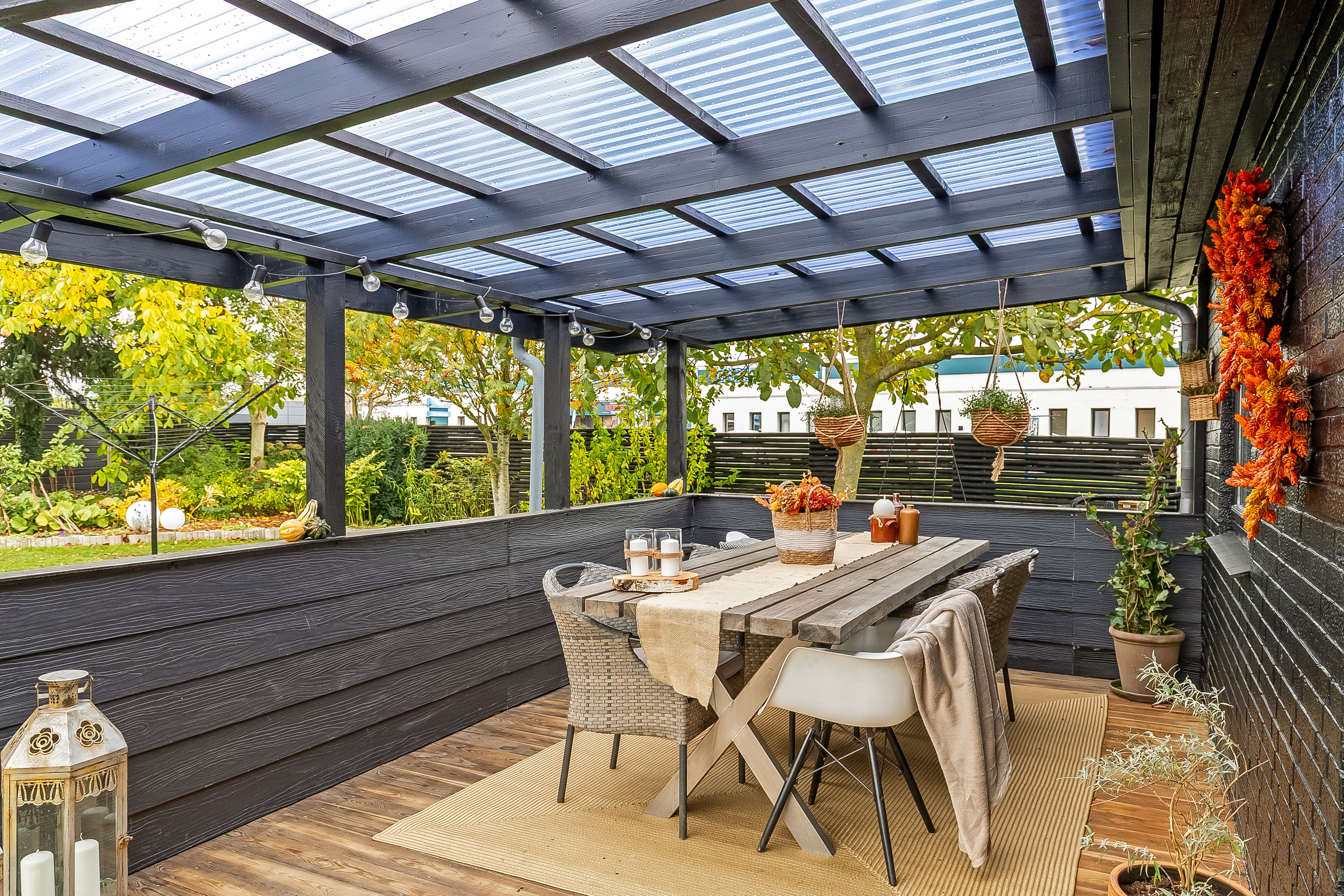 Fremhævet overdækket terrasse billede i fuldskærmstilstand. Billede af Solsortevej 39, 6000 Kolding
