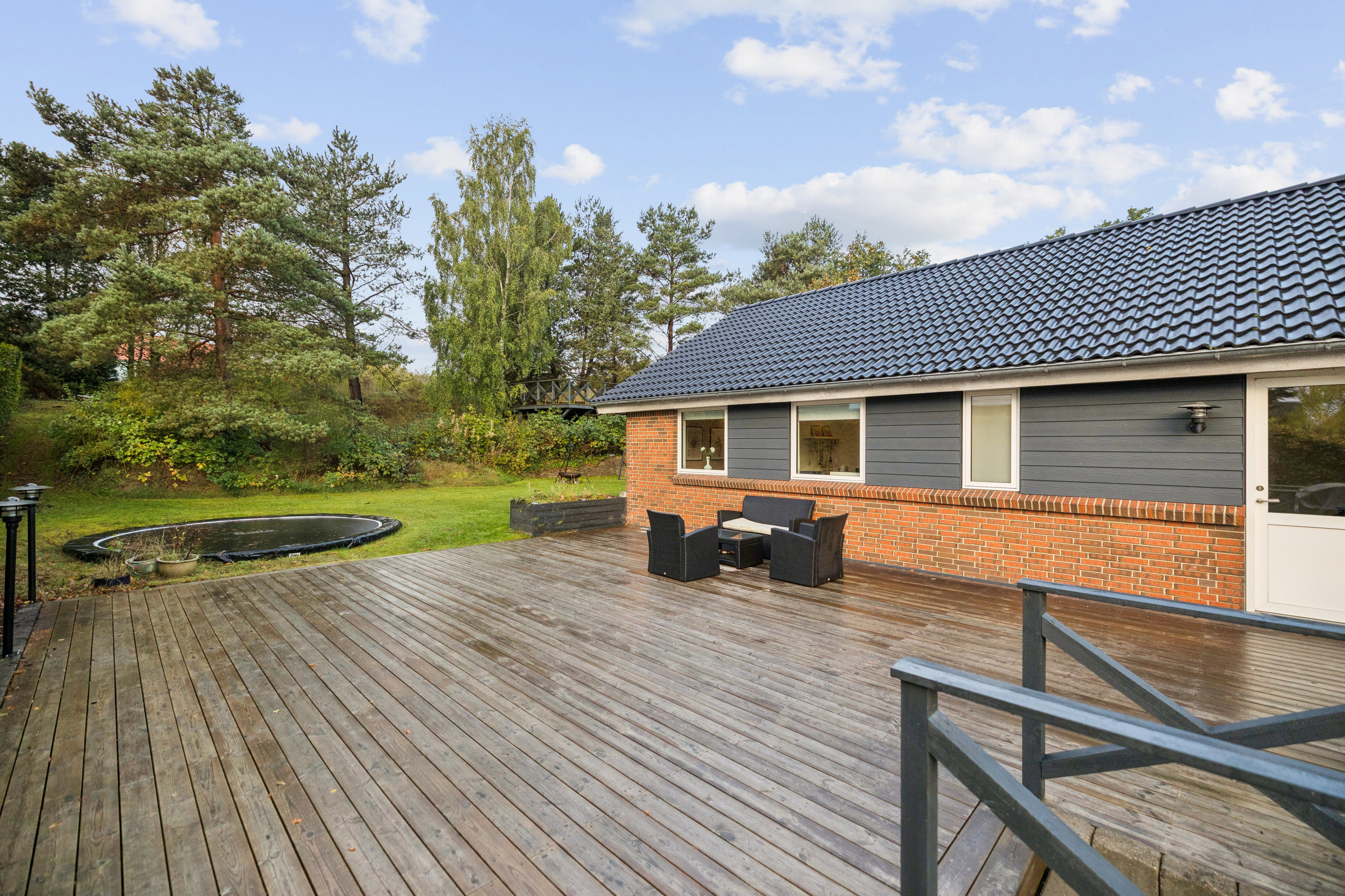 Fremhævet terrasse billede i fuldskærmstilstand. Billede af Dalen 13, Vrold, 8660 Skanderborg