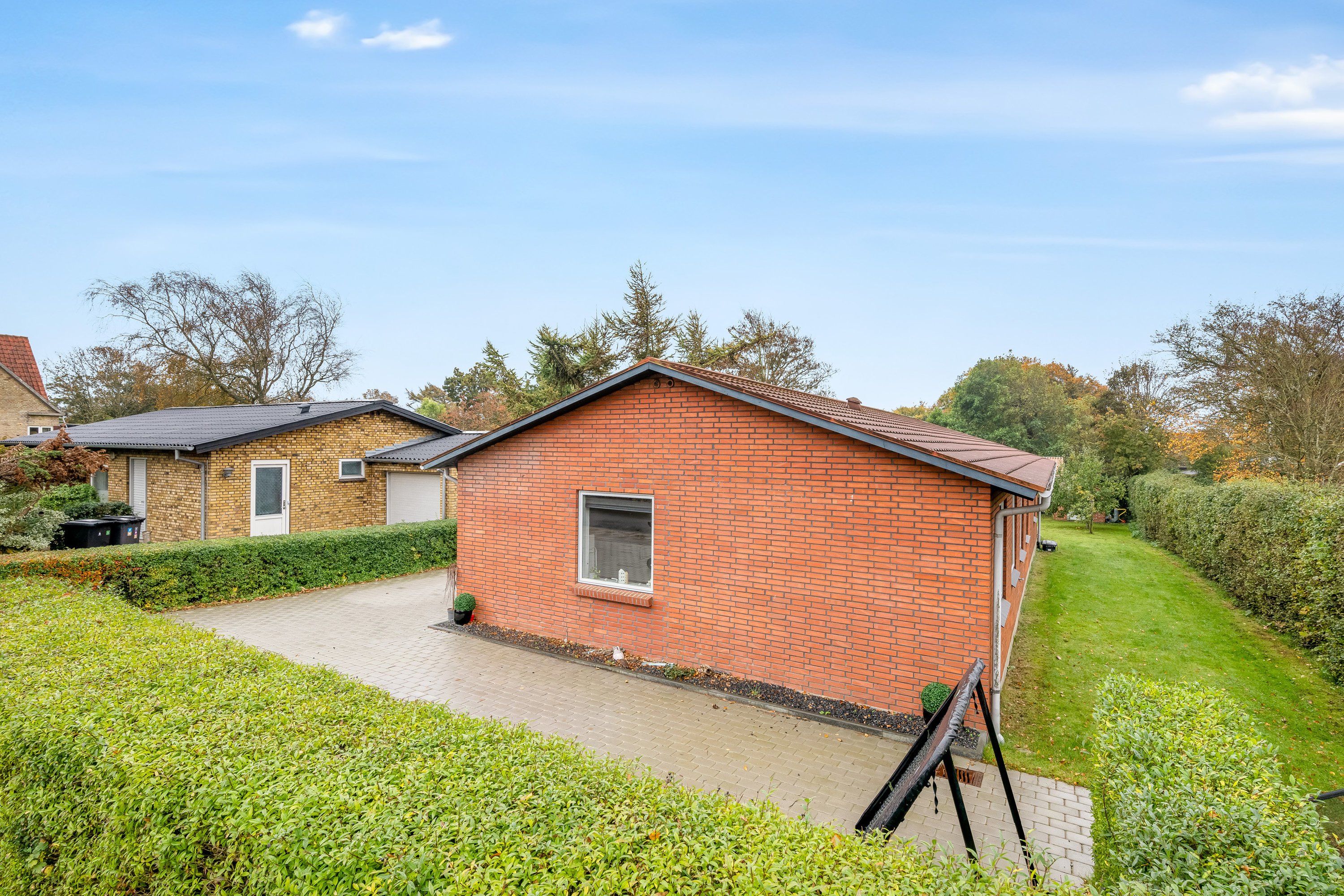 Fremhævet facade billede i fuldskærmstilstand. Billede af Skolevej 10, Rindum, 6950 Ringkøbing