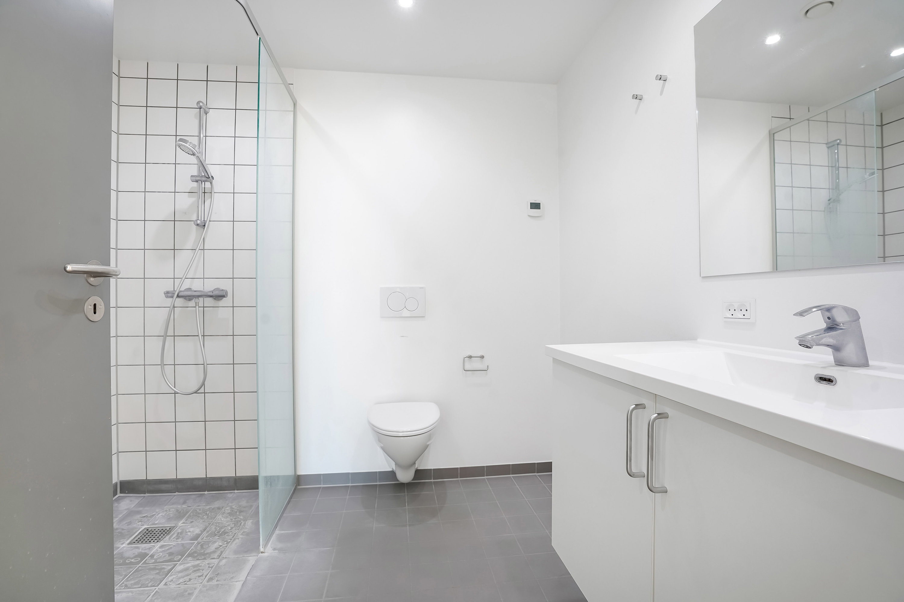 Fremhævet badeværelse billede i fuldskærmstilstand. Billede af Østre Stationsvej 39B, 6. th., 5000 Odense C