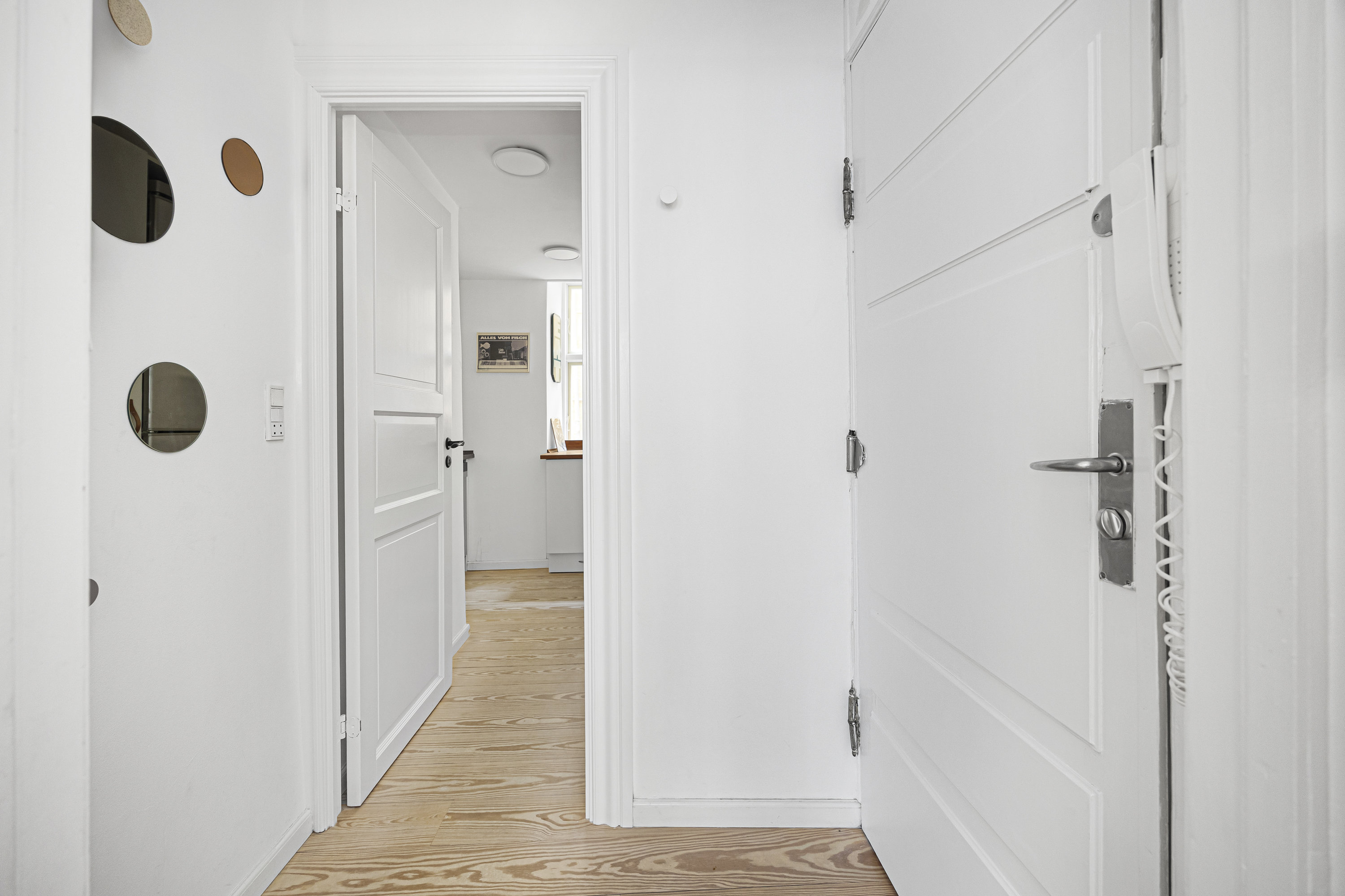 Fremhævet  billede i fuldskærmstilstand. Billede af Rosenborggade 9, st., 1130 København K