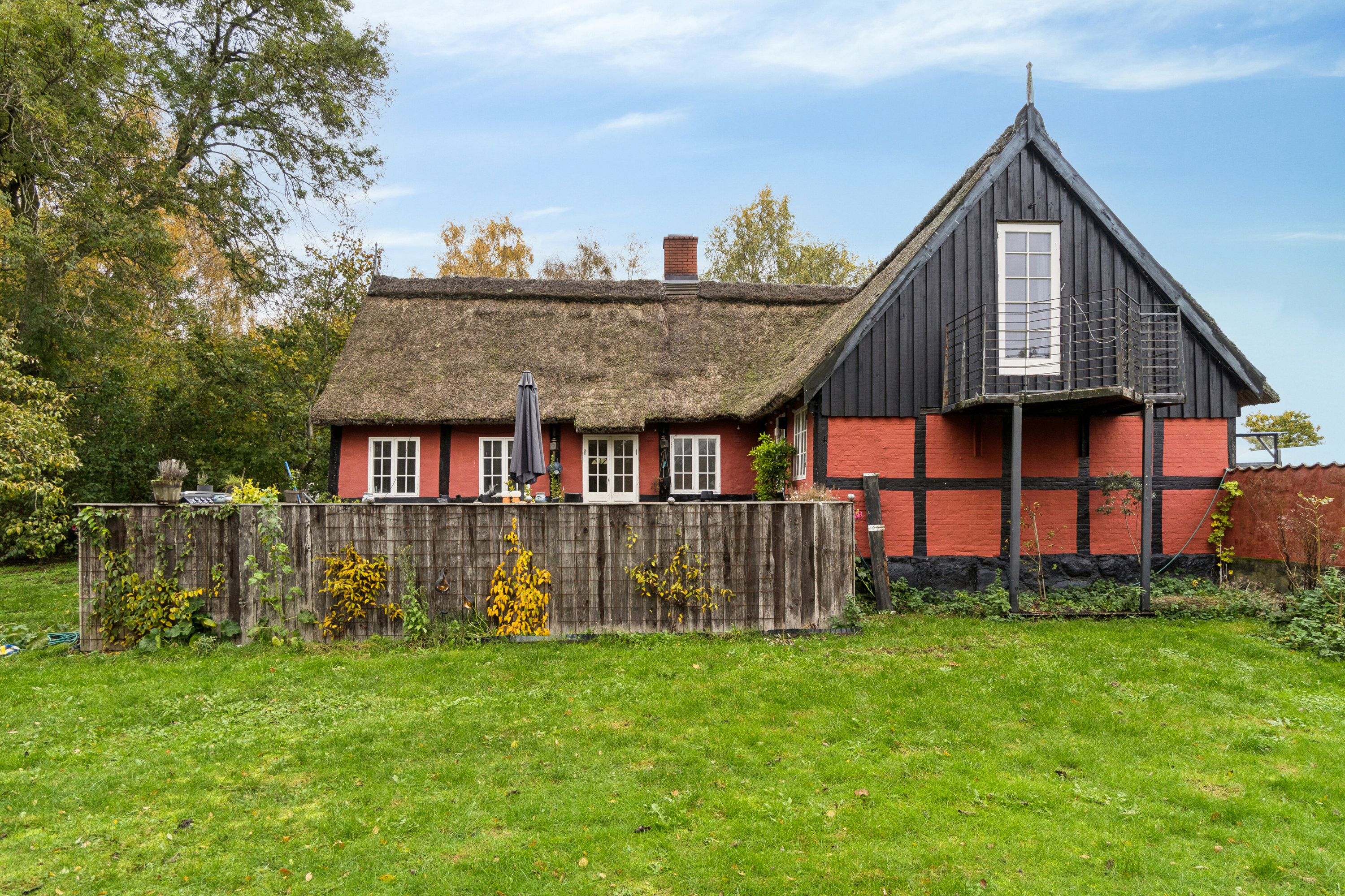 Fremhævet set fra vejen billede i fuldskærmstilstand. Billede af Rønnevej 89, Nylars, 3720 Aakirkeby