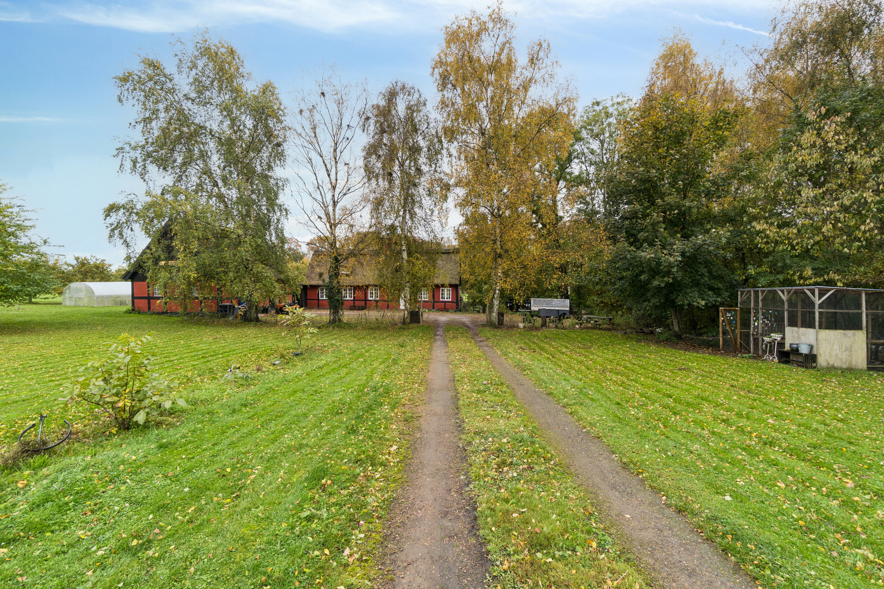 Fremhævet set fra vejen billede i fuldskærmstilstand. Billede af Rønnevej 89, Nylars, 3720 Aakirkeby