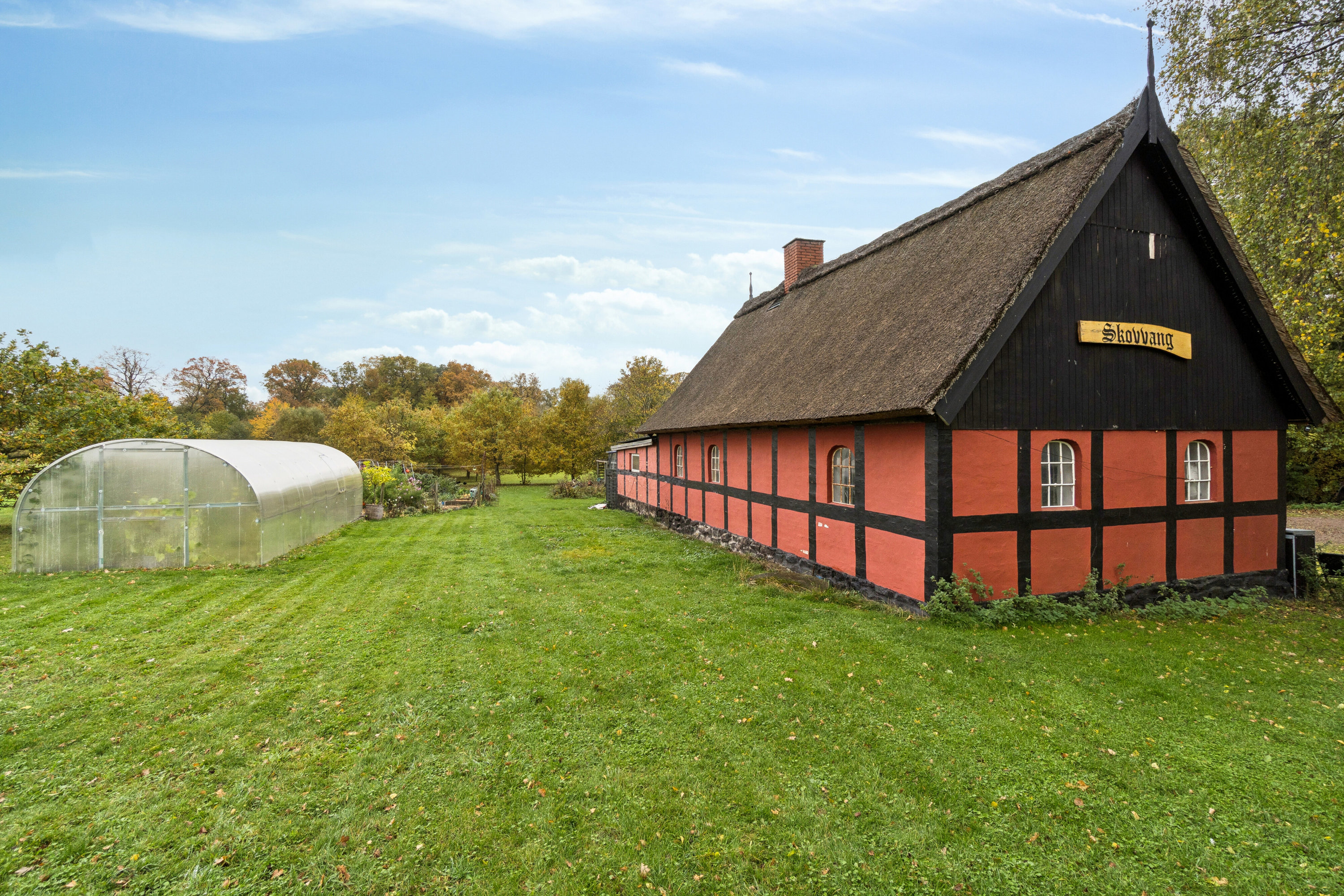 Fremhævet set fra haven billede i fuldskærmstilstand. Billede af Rønnevej 89, Nylars, 3720 Aakirkeby