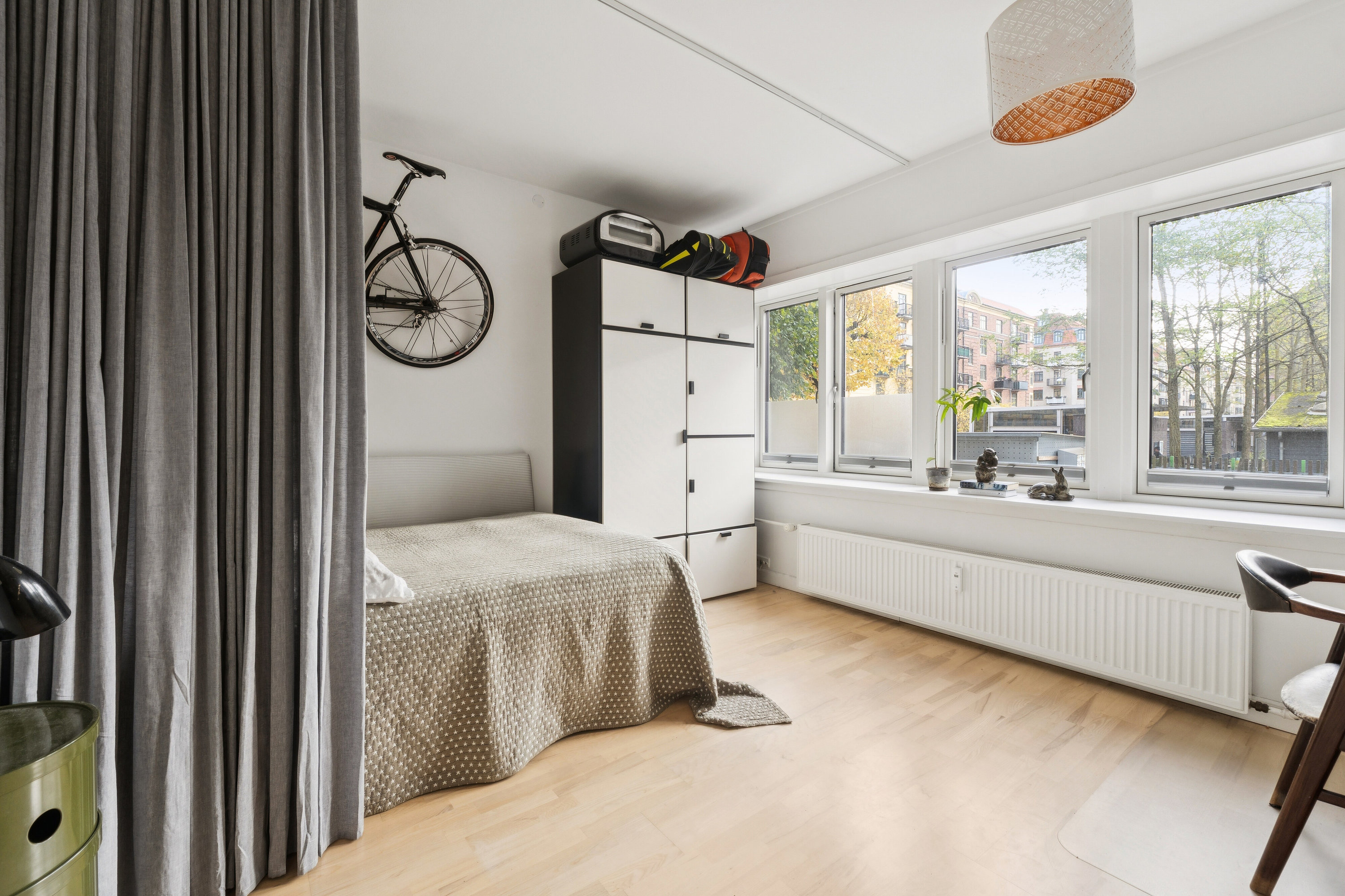 Fremhævet soveværelse billede i fuldskærmstilstand. Billede af Bergthorasgade 17, st. 1., 2300 København S
