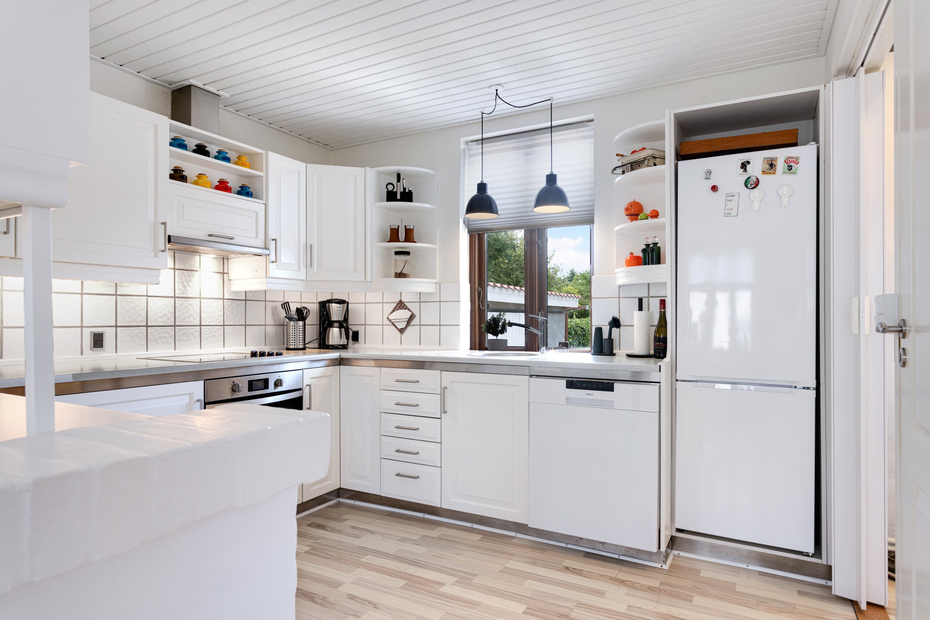 Fremhævet køkken billede i fuldskærmstilstand. Billede af Elmevej 52, 9900 Frederikshavn