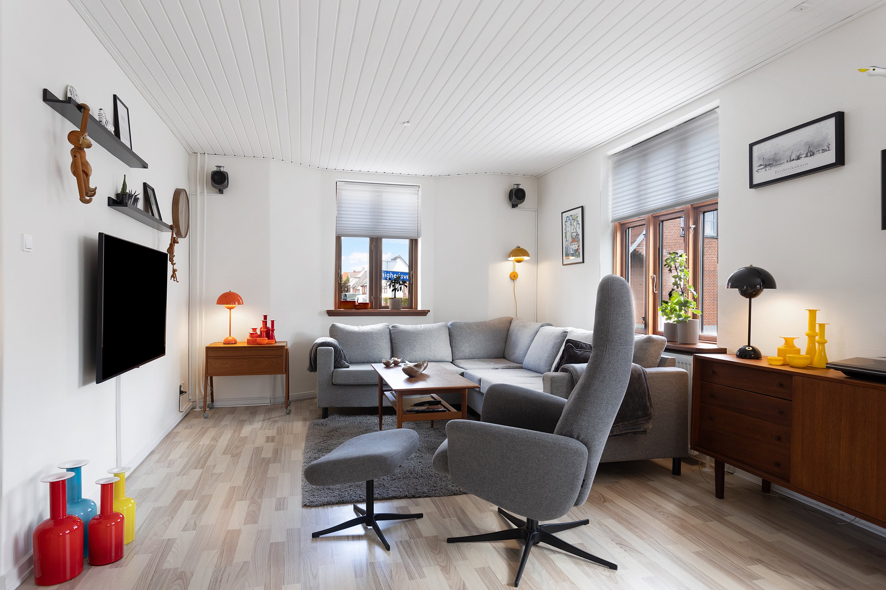 Fremhævet stue billede i fuldskærmstilstand. Billede af Elmevej 52, 9900 Frederikshavn