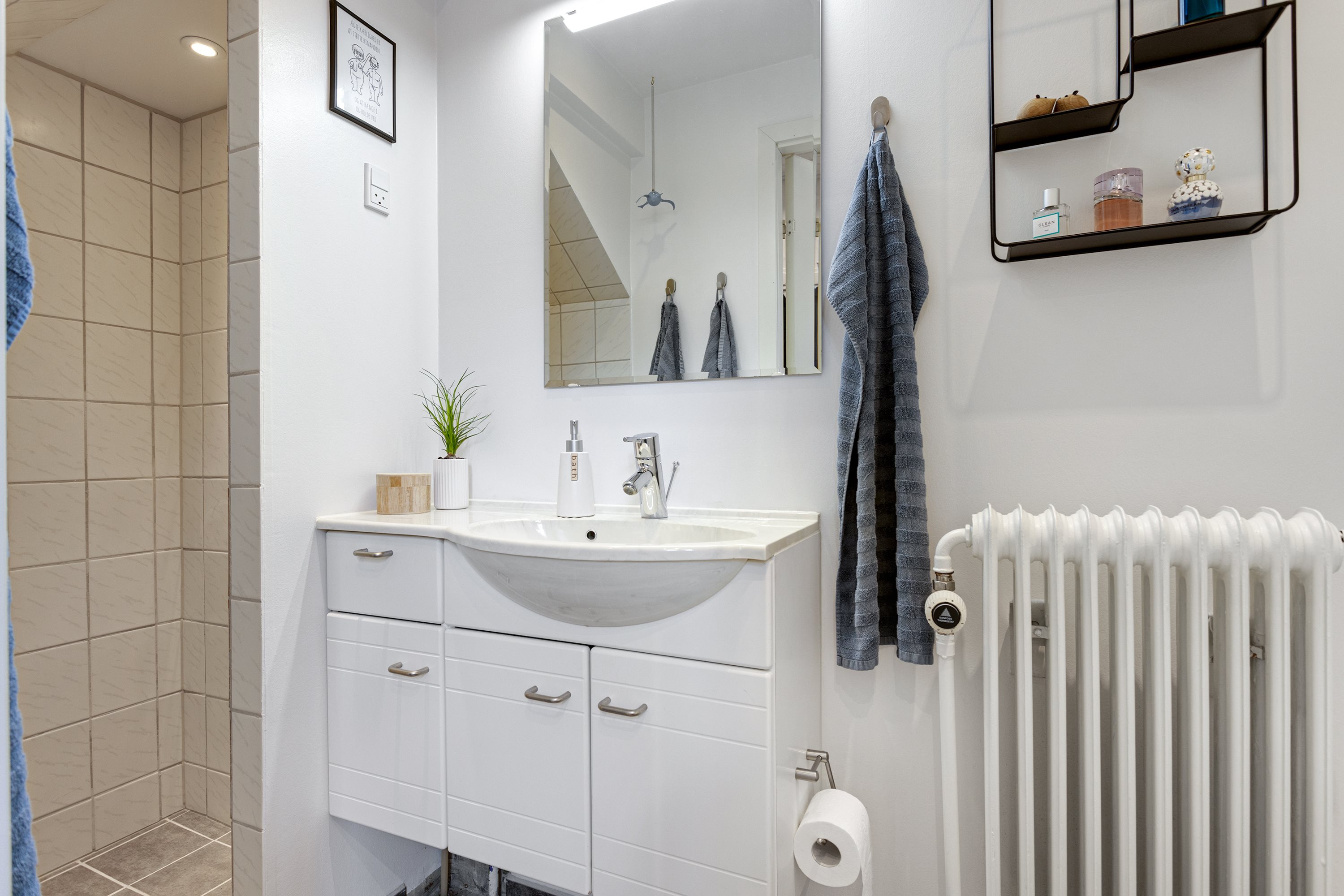 Fremhævet badeværelse billede i fuldskærmstilstand. Billede af Elmevej 52, 9900 Frederikshavn