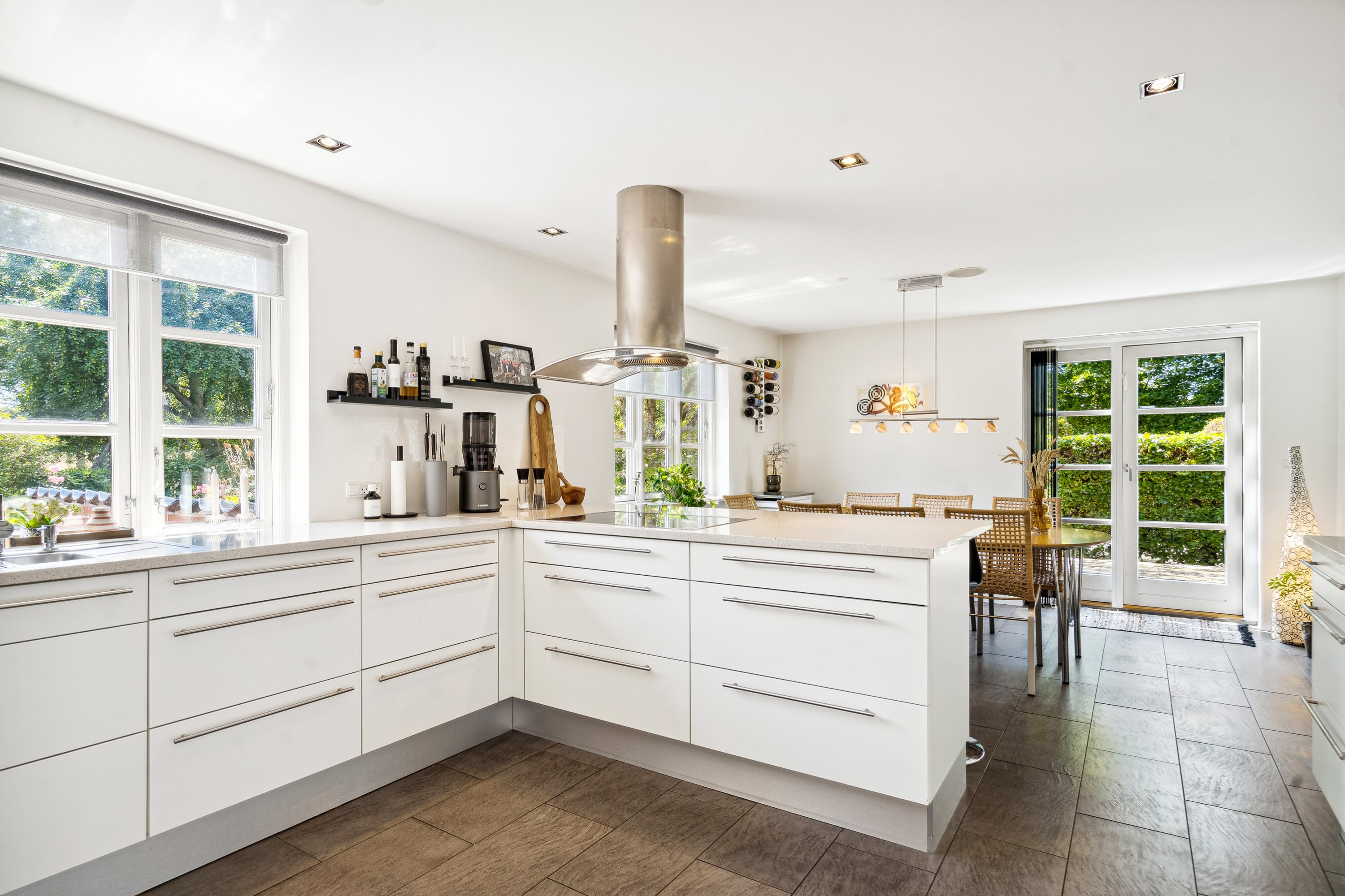 Miniaturebillede 2: køkken alrum. Billede af Hæstvej 55, 8380 Trige