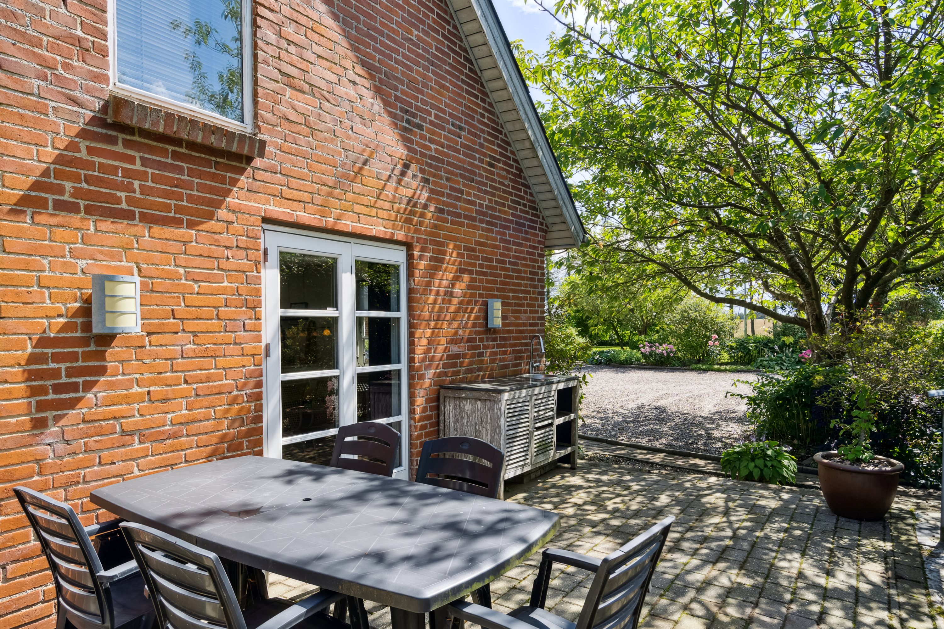 Fremhævet terrasse billede i fuldskærmstilstand. Billede af Hæstvej 55, 8380 Trige