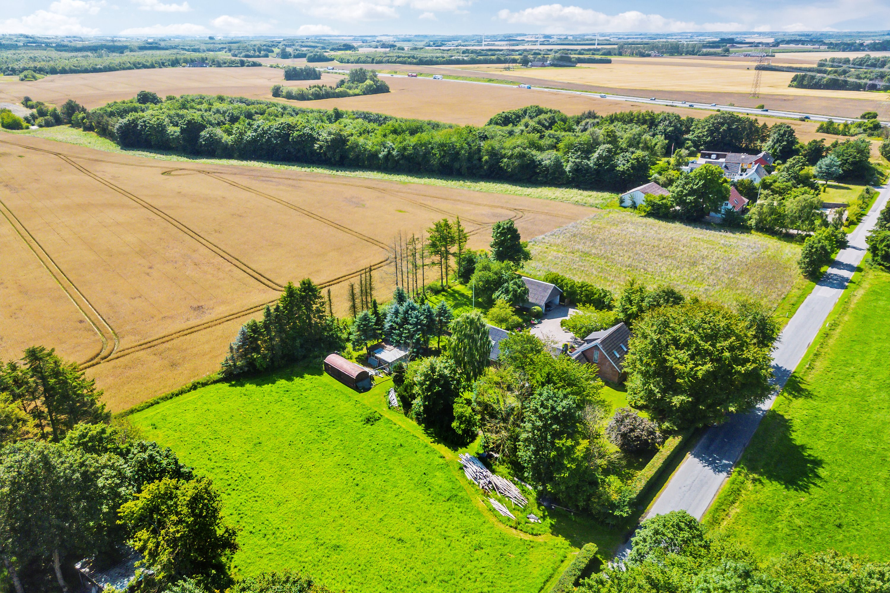 Fremhævet luftfoto billede i fuldskærmstilstand. Billede af Hæstvej 55, 8380 Trige