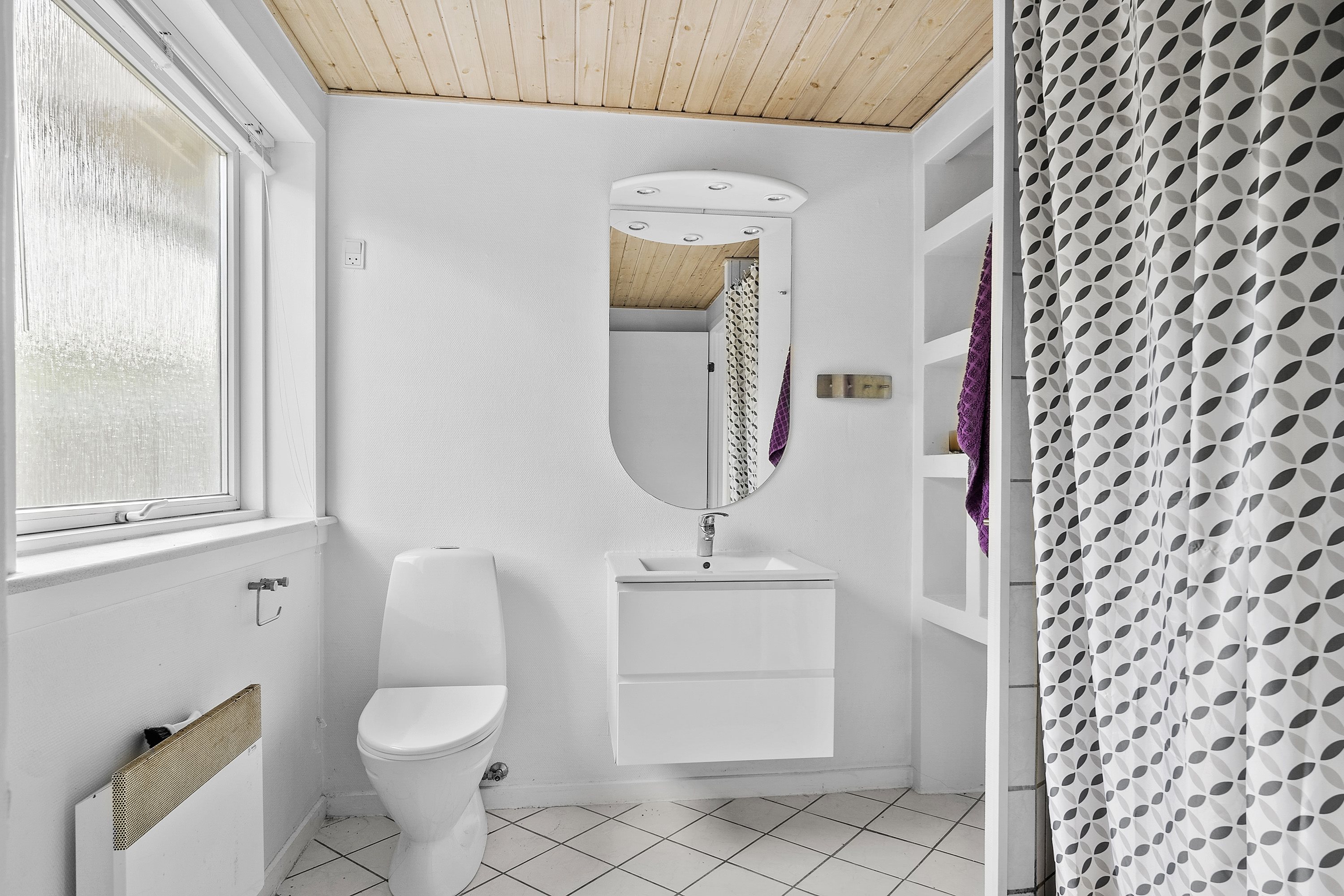 Fremhævet toilet billede i fuldskærmstilstand. Billede af Sandagervej 14, 6682 Hovborg