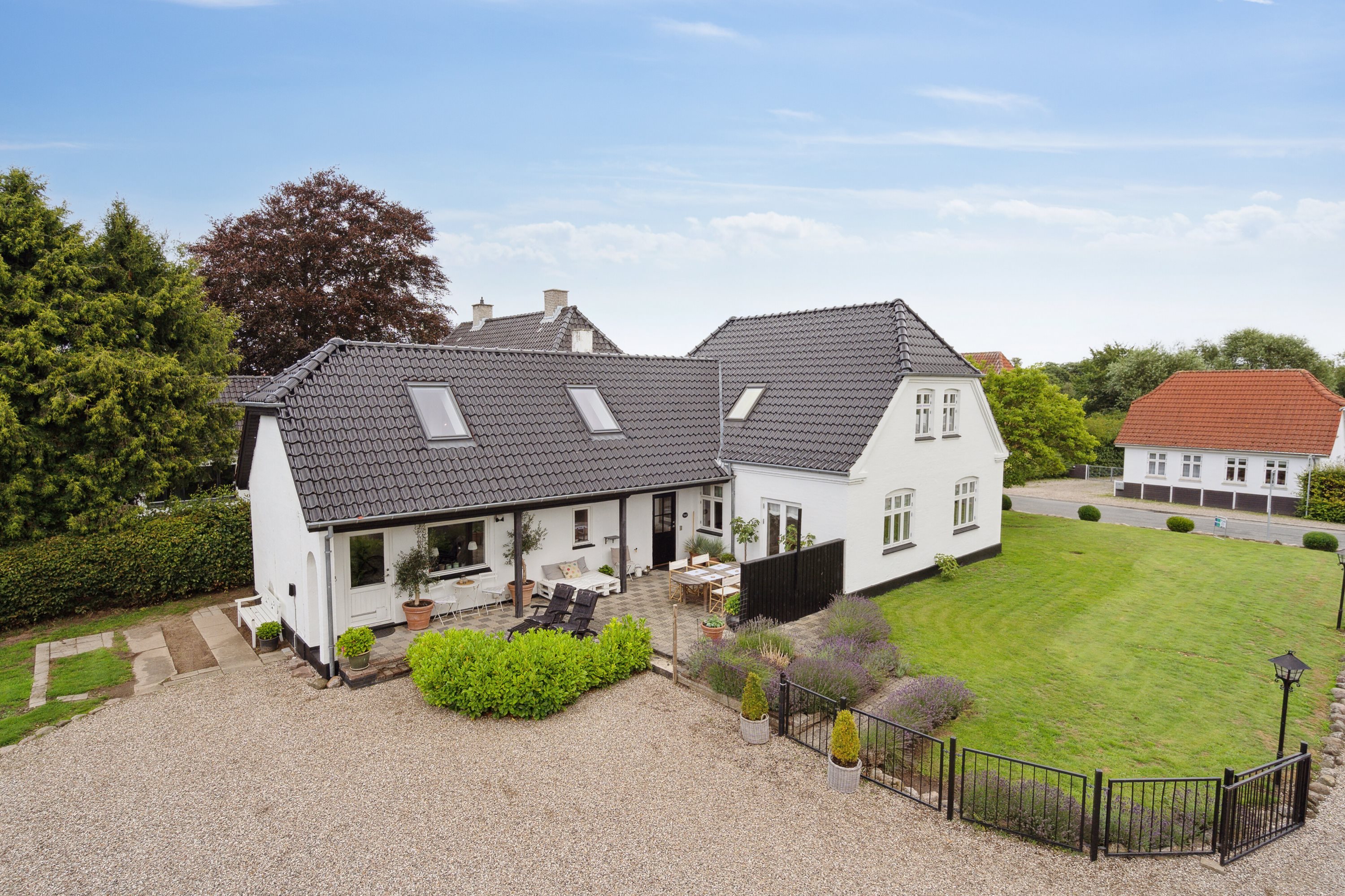 Miniaturebillede 1: set fra vejen. Billede af Søndervej 12, Brobyværk, 5672 Broby