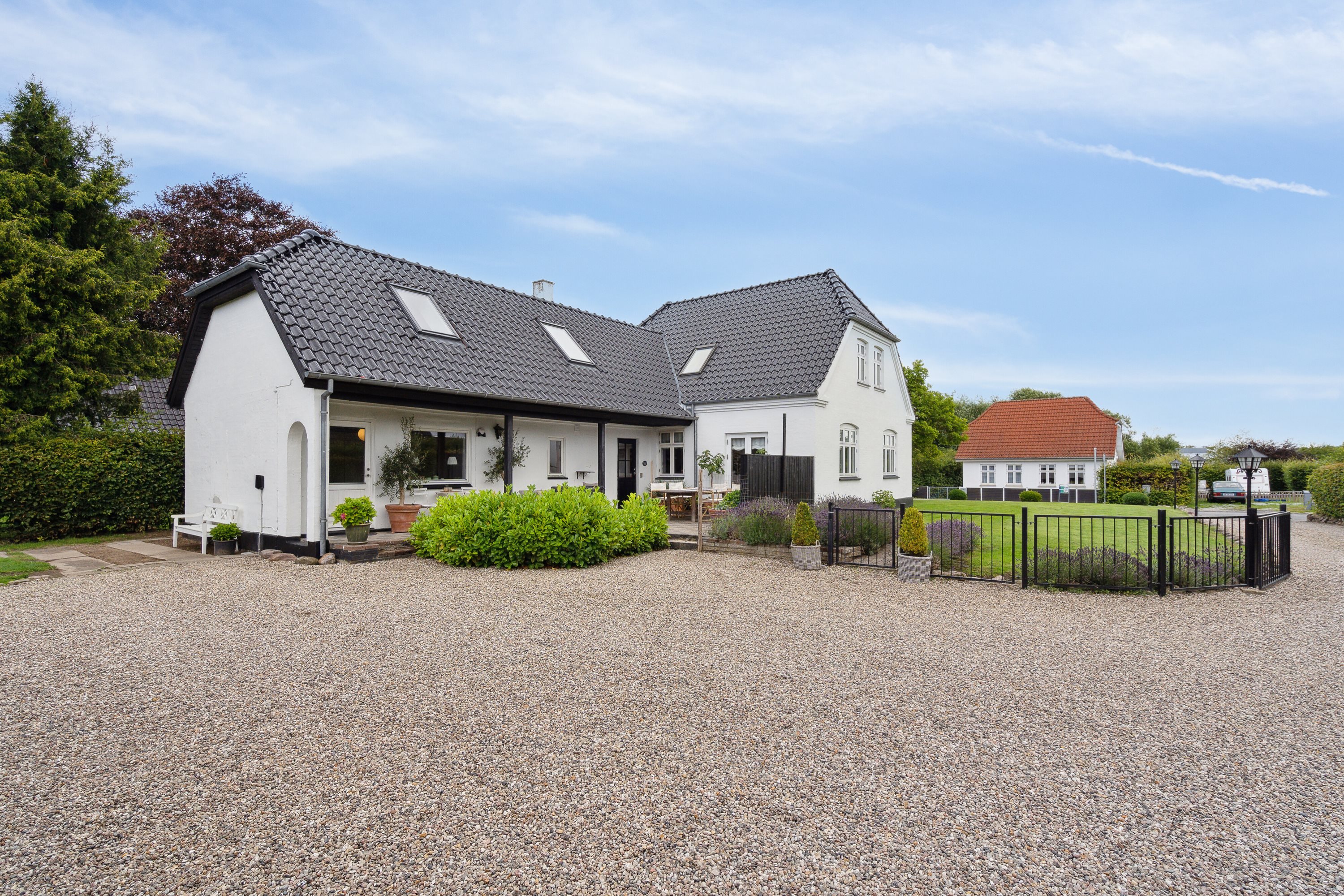 Fremhævet udendørs billede i fuldskærmstilstand. Billede af Søndervej 12, Brobyværk, 5672 Broby