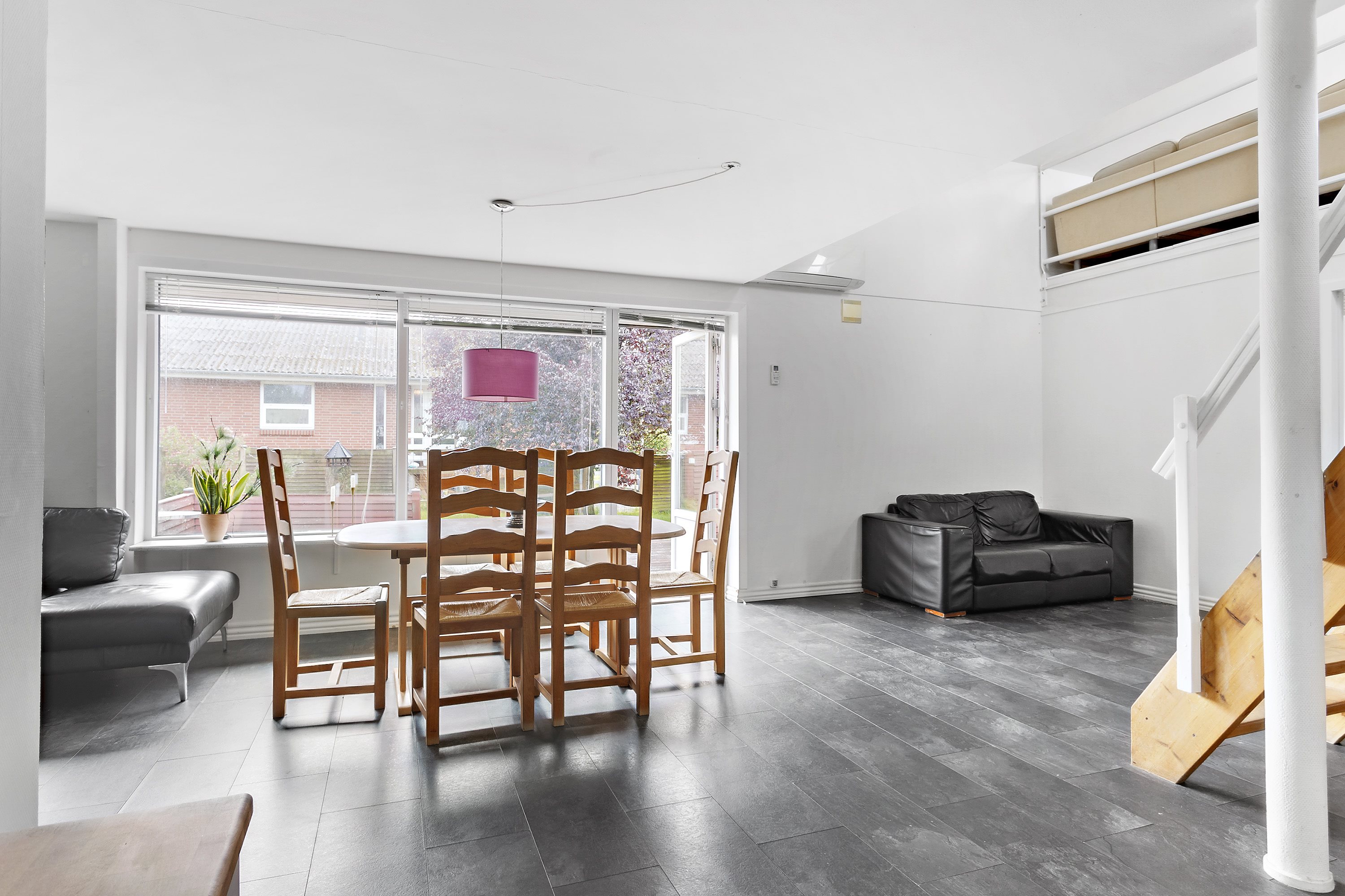 Fremhævet spisestue billede i fuldskærmstilstand. Billede af Sandagervej 14, 6682 Hovborg