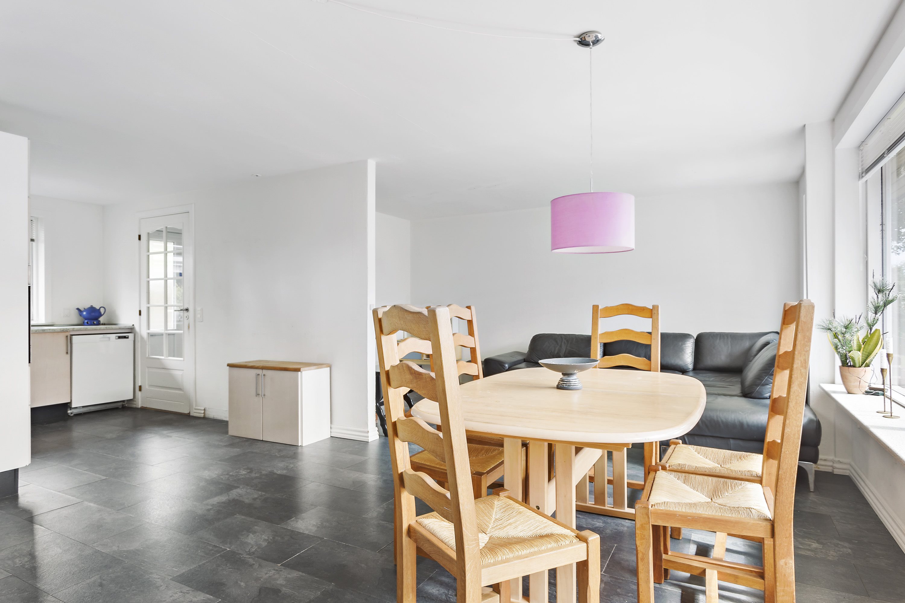 Fremhævet spisestue billede i fuldskærmstilstand. Billede af Sandagervej 14, 6682 Hovborg