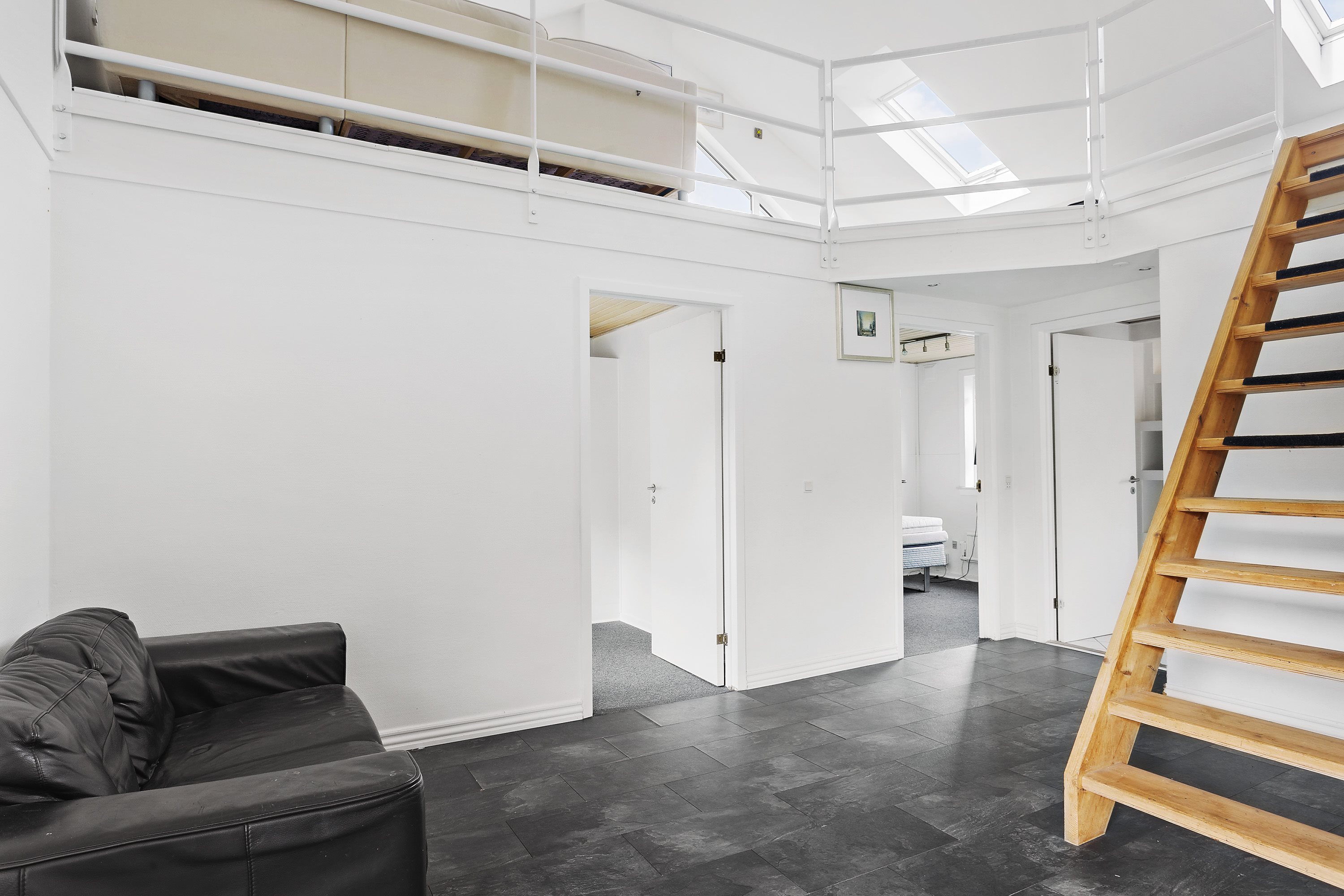 Fremhævet stue billede i fuldskærmstilstand. Billede af Sandagervej 14, 6682 Hovborg