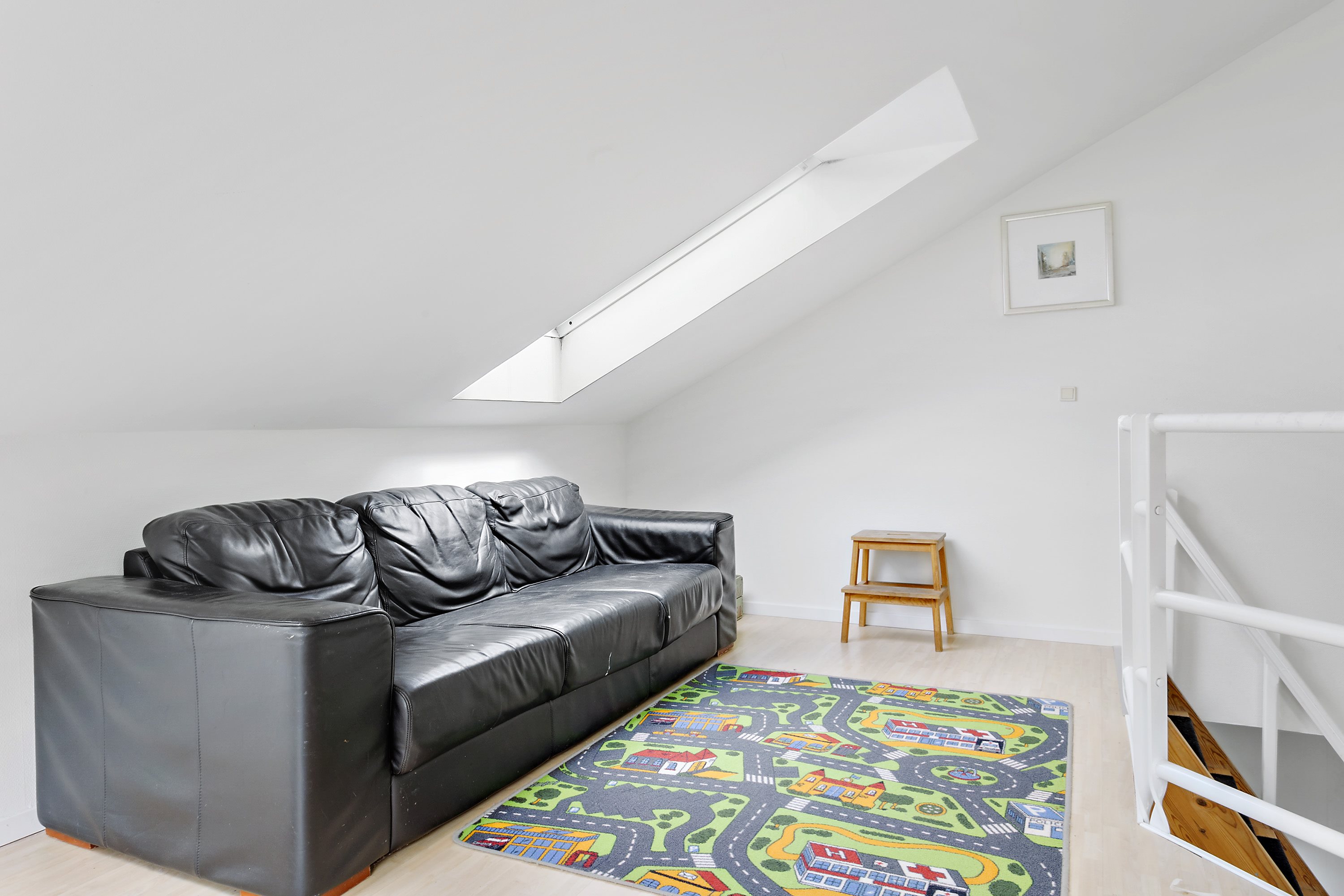 Fremhævet stue billede i fuldskærmstilstand. Billede af Sandagervej 14, 6682 Hovborg