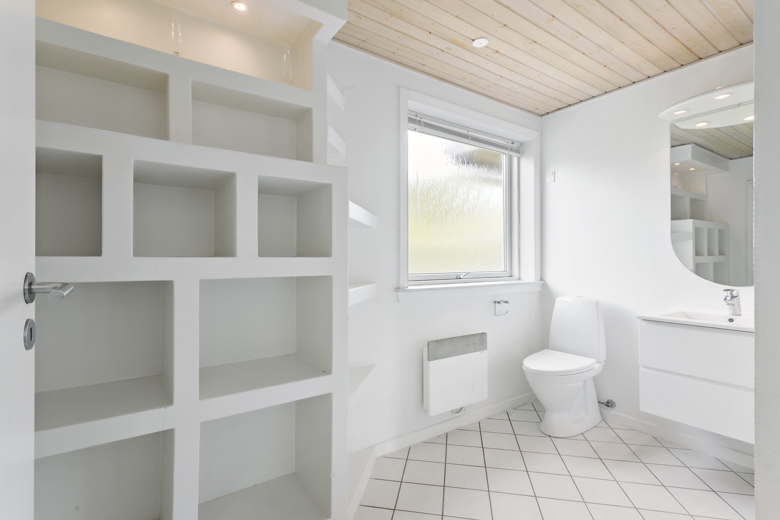 Fremhævet toilet billede i fuldskærmstilstand. Billede af Sandagervej 14, 6682 Hovborg