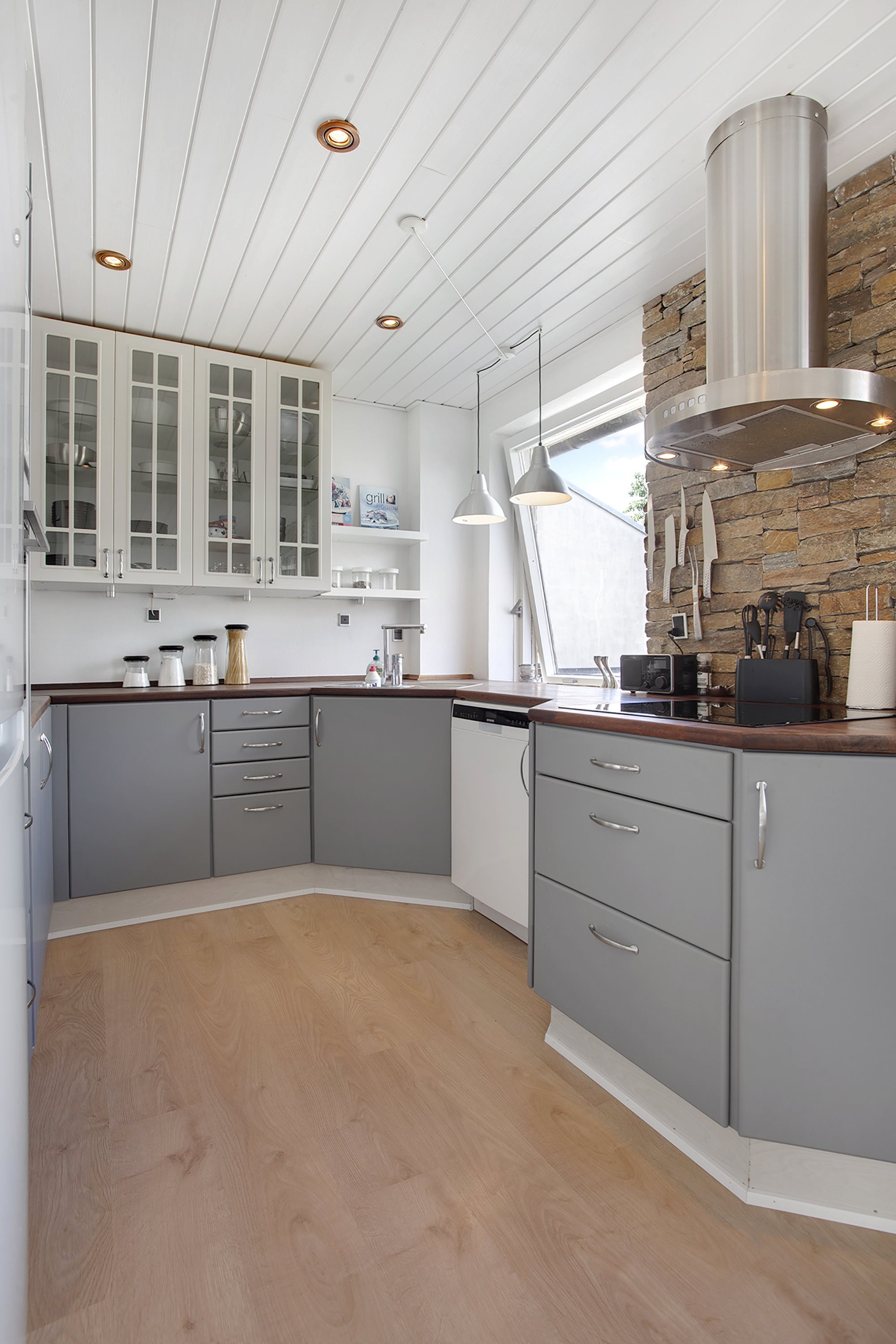 Fremhævet køkken billede i fuldskærmstilstand. Billede af Frihedsvej 6, 9900 Frederikshavn