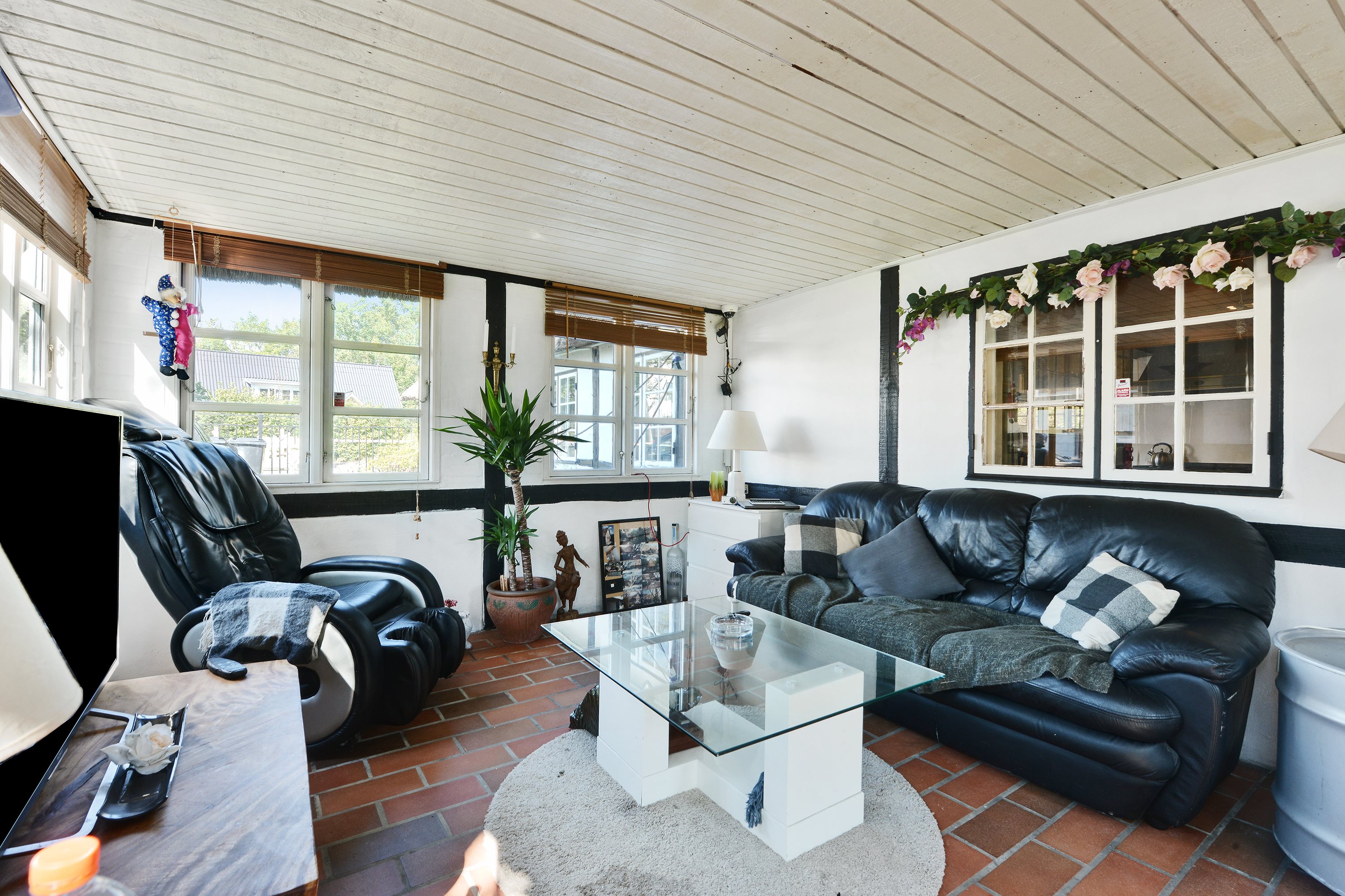 Fremhævet stue billede i fuldskærmstilstand. Billede af Hundige Bygade 43, 2670 Greve