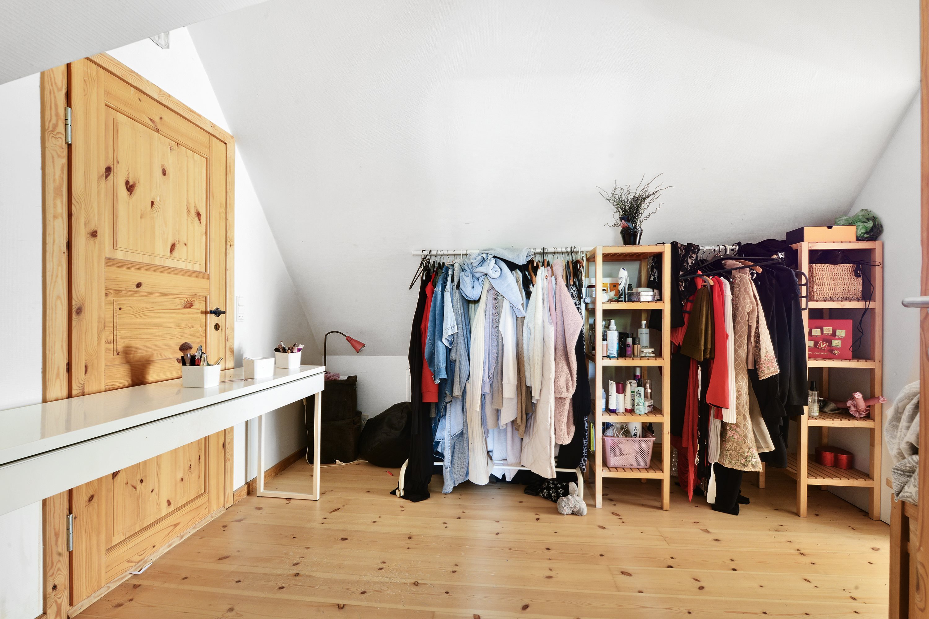 Fremhævet værelse billede i fuldskærmstilstand. Billede af Hundige Bygade 43, 2670 Greve