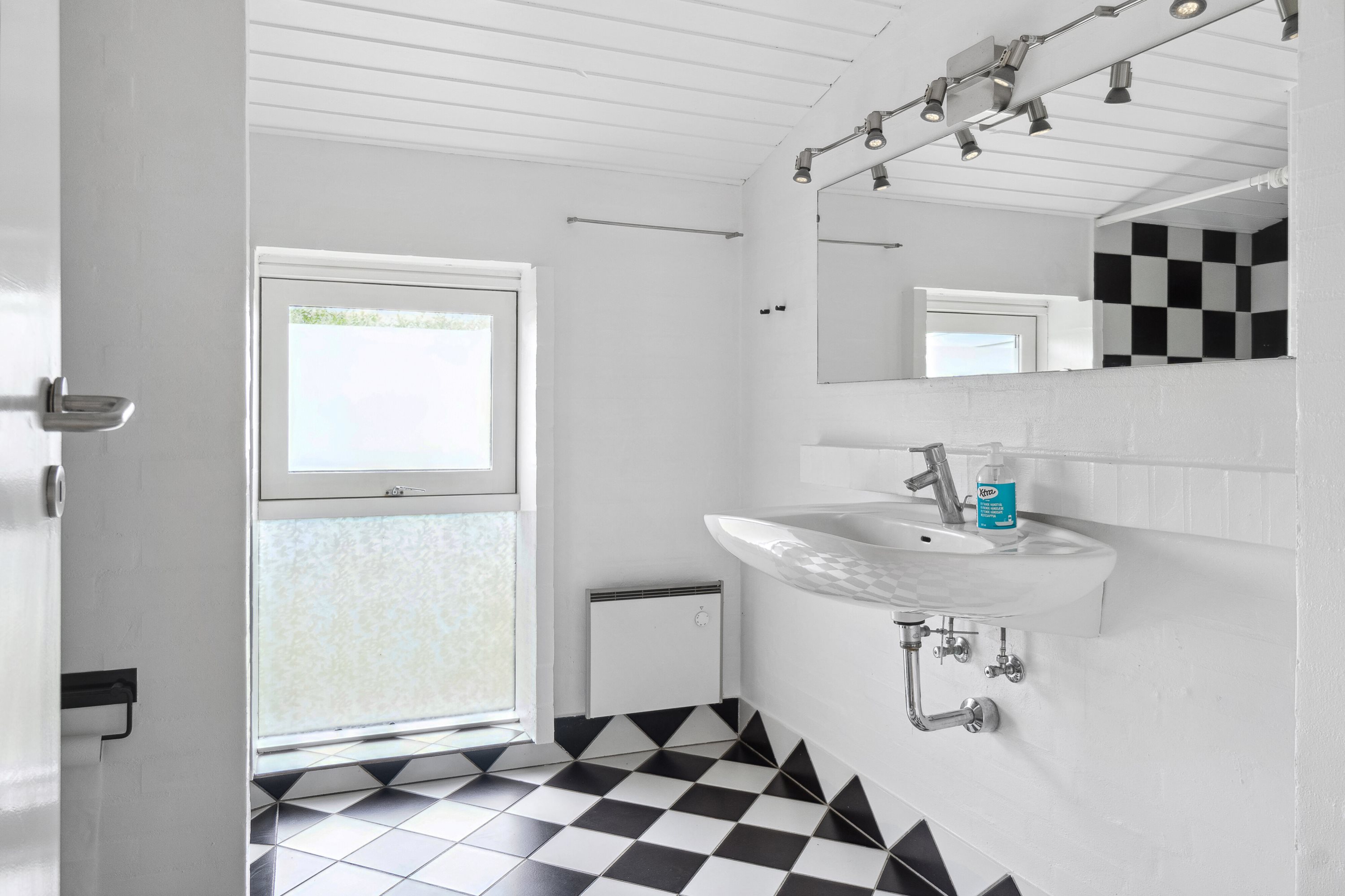 Fremhævet badeværelse billede i fuldskærmstilstand. Billede af Adonisvej 5, Drøsselbjerg, 4200 Slagelse