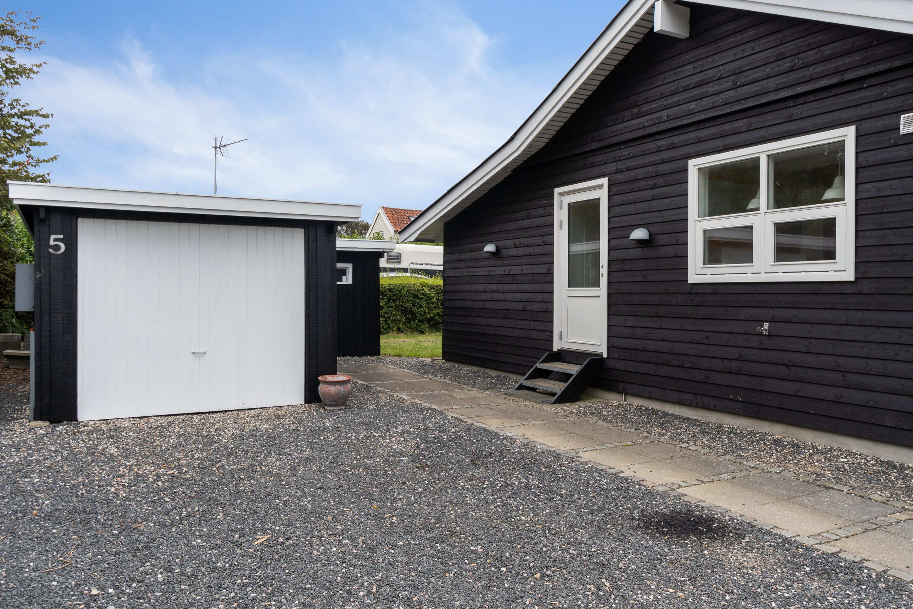 Fremhævet set fra vejen billede i fuldskærmstilstand. Billede af Adonisvej 5, Drøsselbjerg, 4200 Slagelse