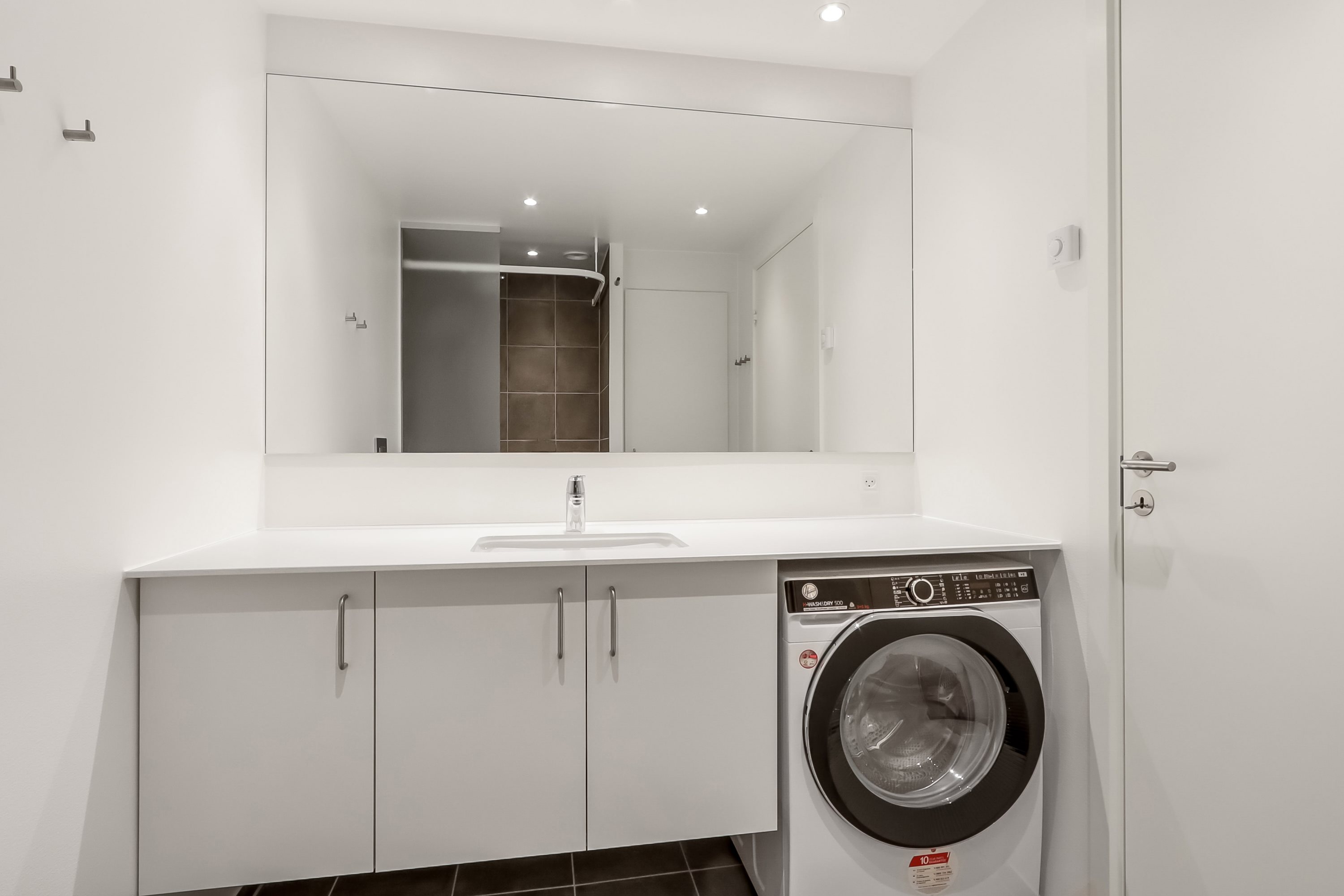 Fremhævet badeværelse billede i fuldskærmstilstand. Billede af Tekstilgangen 32, 1. 4., 5000 Odense C