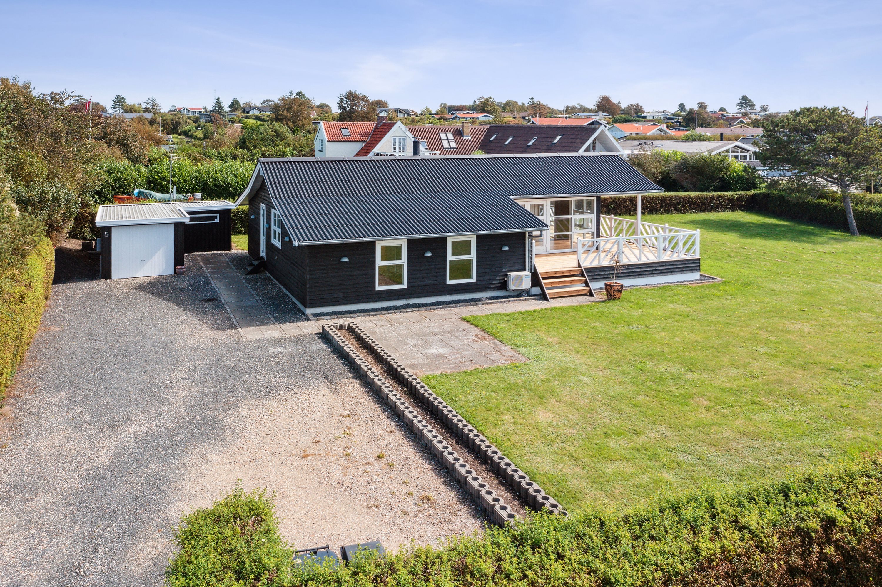 Fremhævet set fra haven billede i fuldskærmstilstand. Billede af Adonisvej 5, Drøsselbjerg, 4200 Slagelse