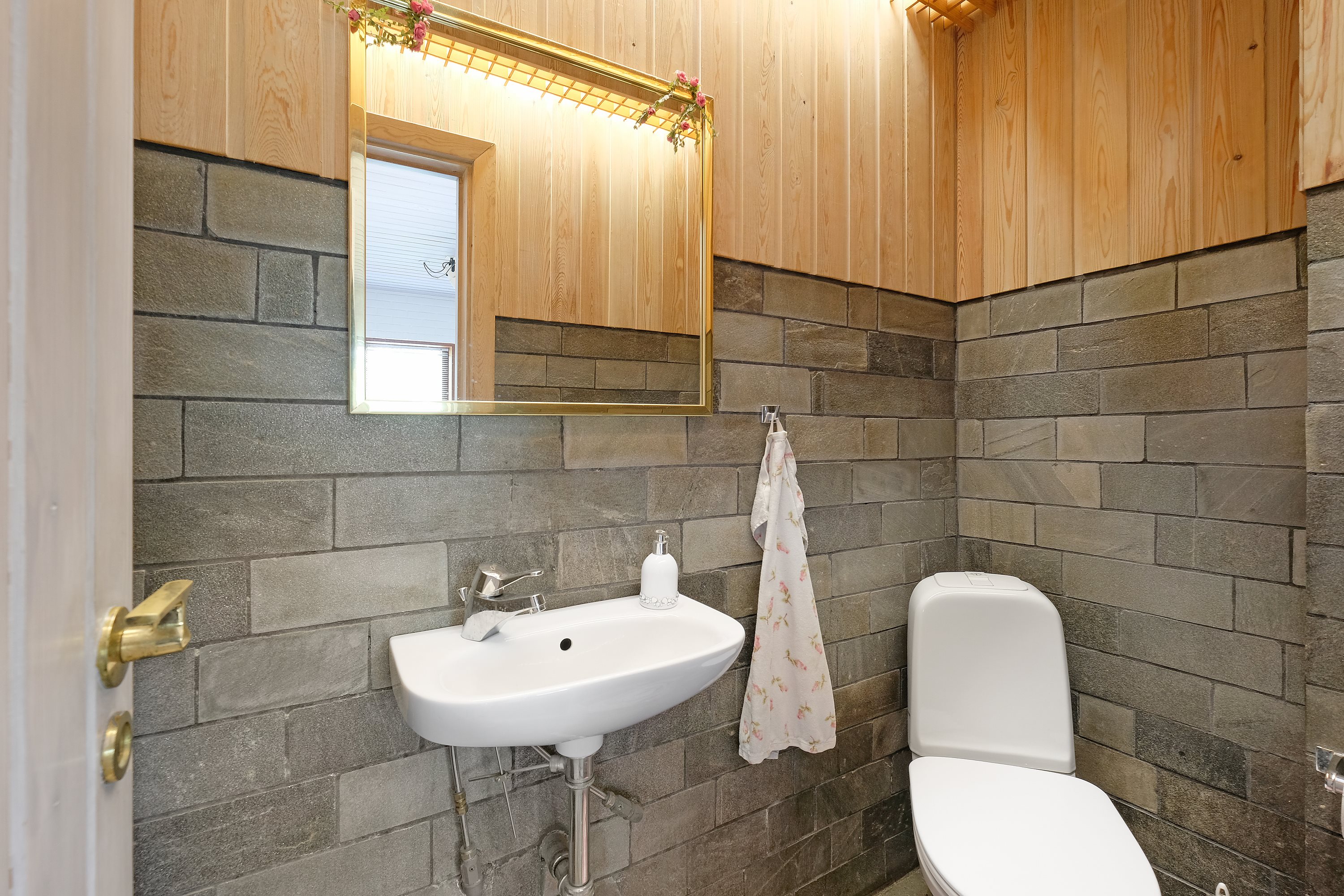 Fremhævet andet billede i fuldskærmstilstand. Billede af Rosenvænget 9, 8722 Hedensted