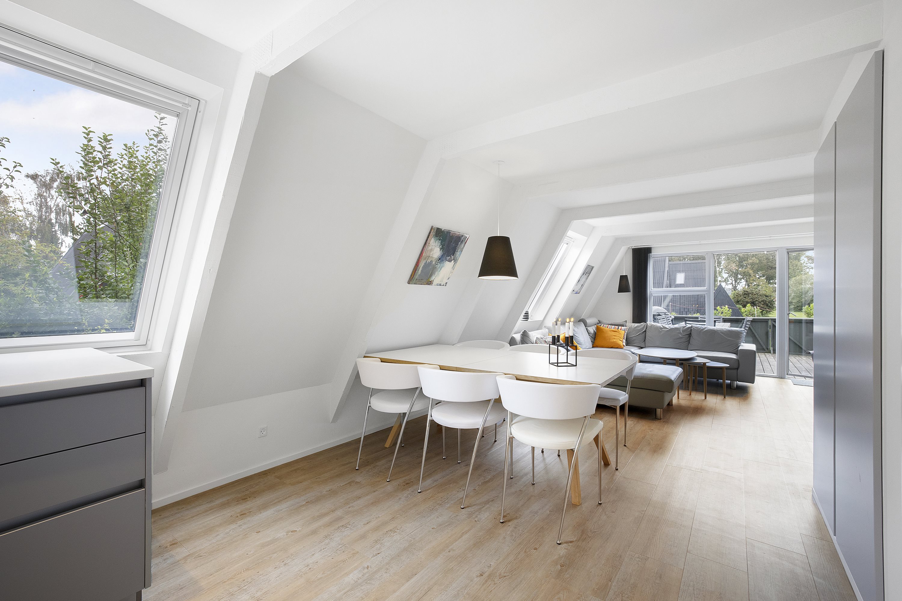 Fremhævet stue billede i fuldskærmstilstand. Billede af Golfsvinget 167, Gatten, 9640 Farsø