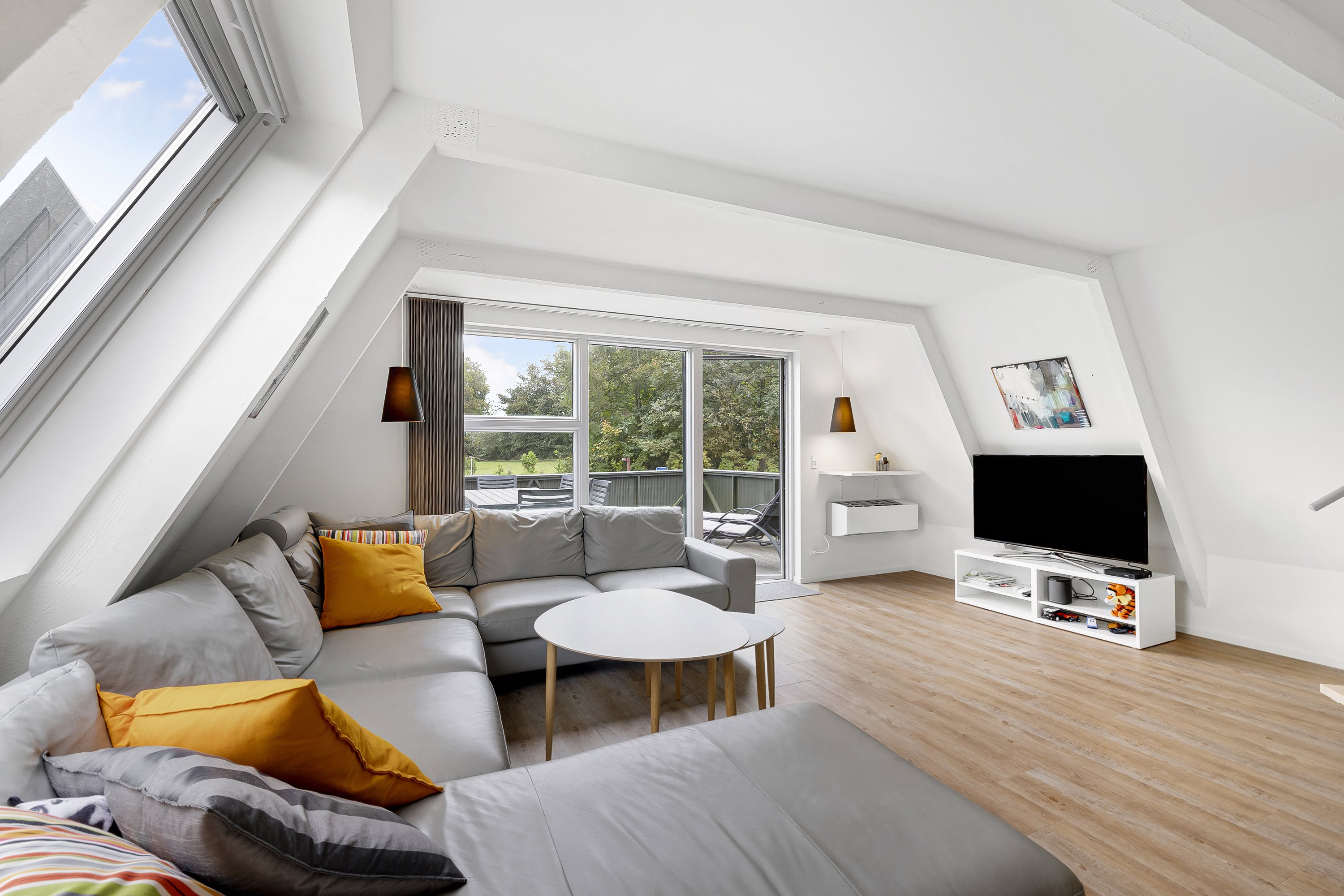 Fremhævet stue billede i fuldskærmstilstand. Billede af Golfsvinget 167, Gatten, 9640 Farsø