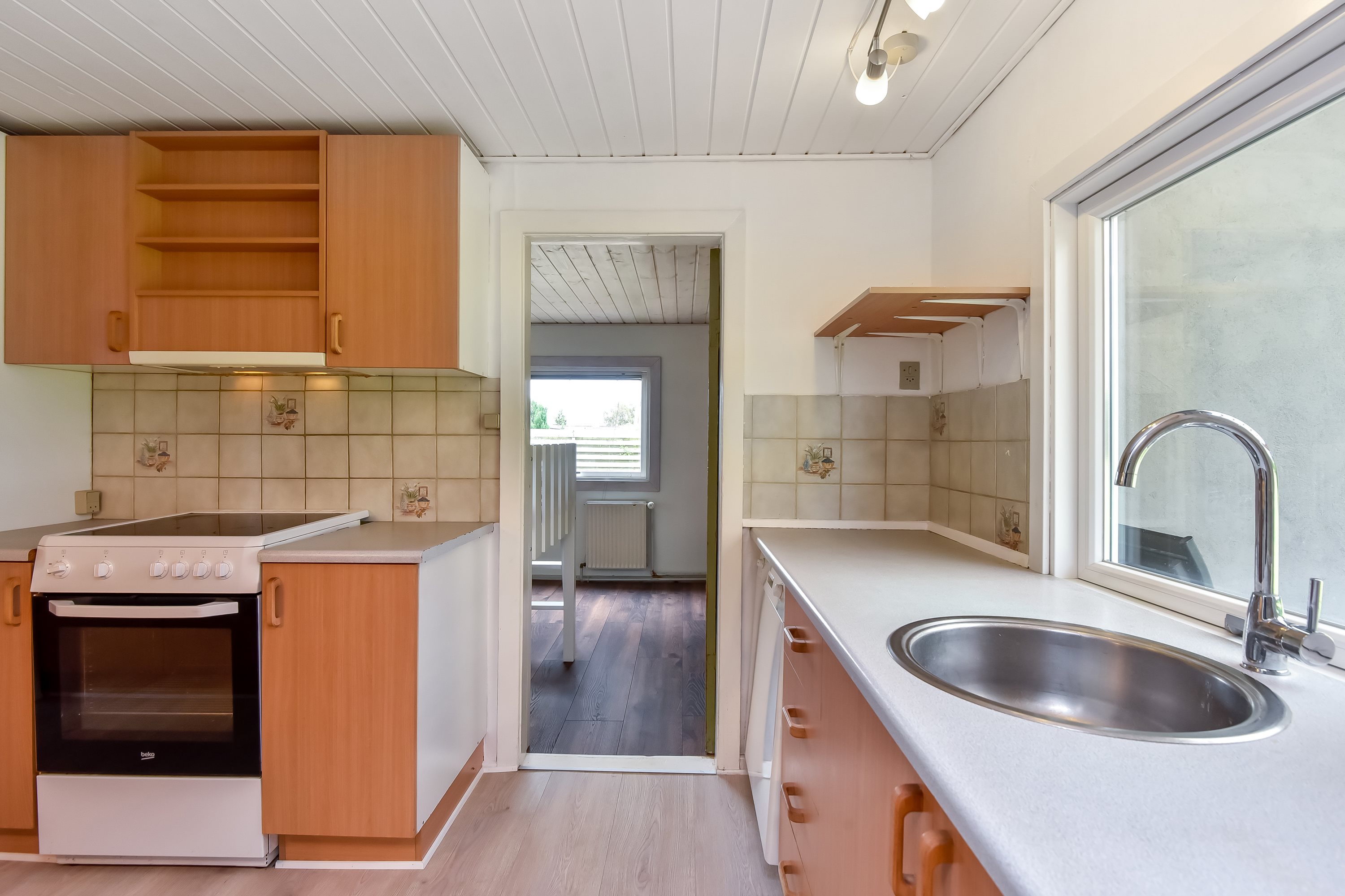 Fremhævet køkken billede i fuldskærmstilstand. Billede af Smallegade 1, Barde, 6920 Videbæk