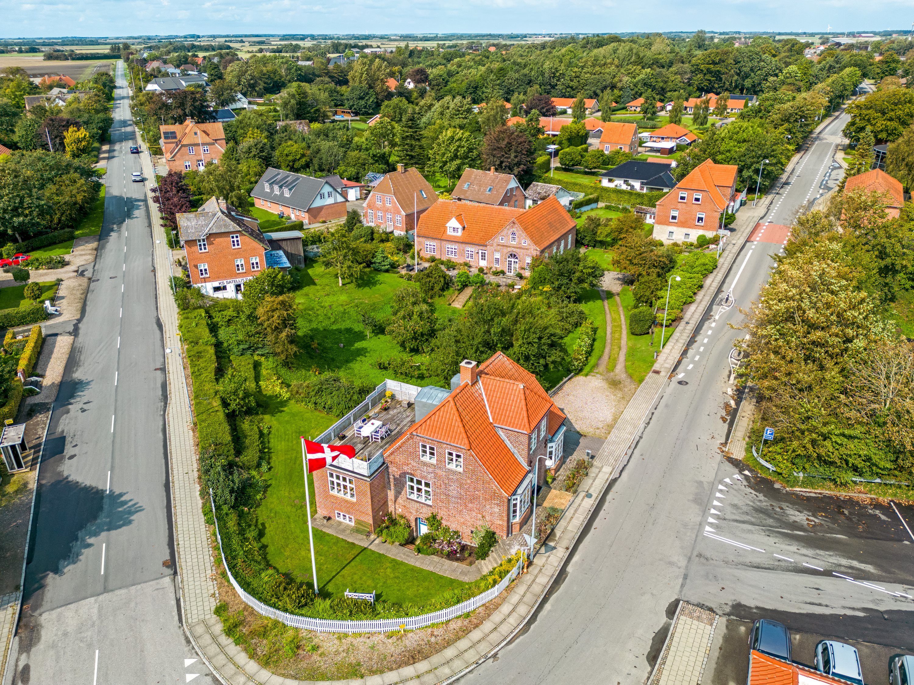 Fremhævet luftfoto billede i fuldskærmstilstand. Billede af Møllevej 2, Møgeltønder, 6270 Tønder