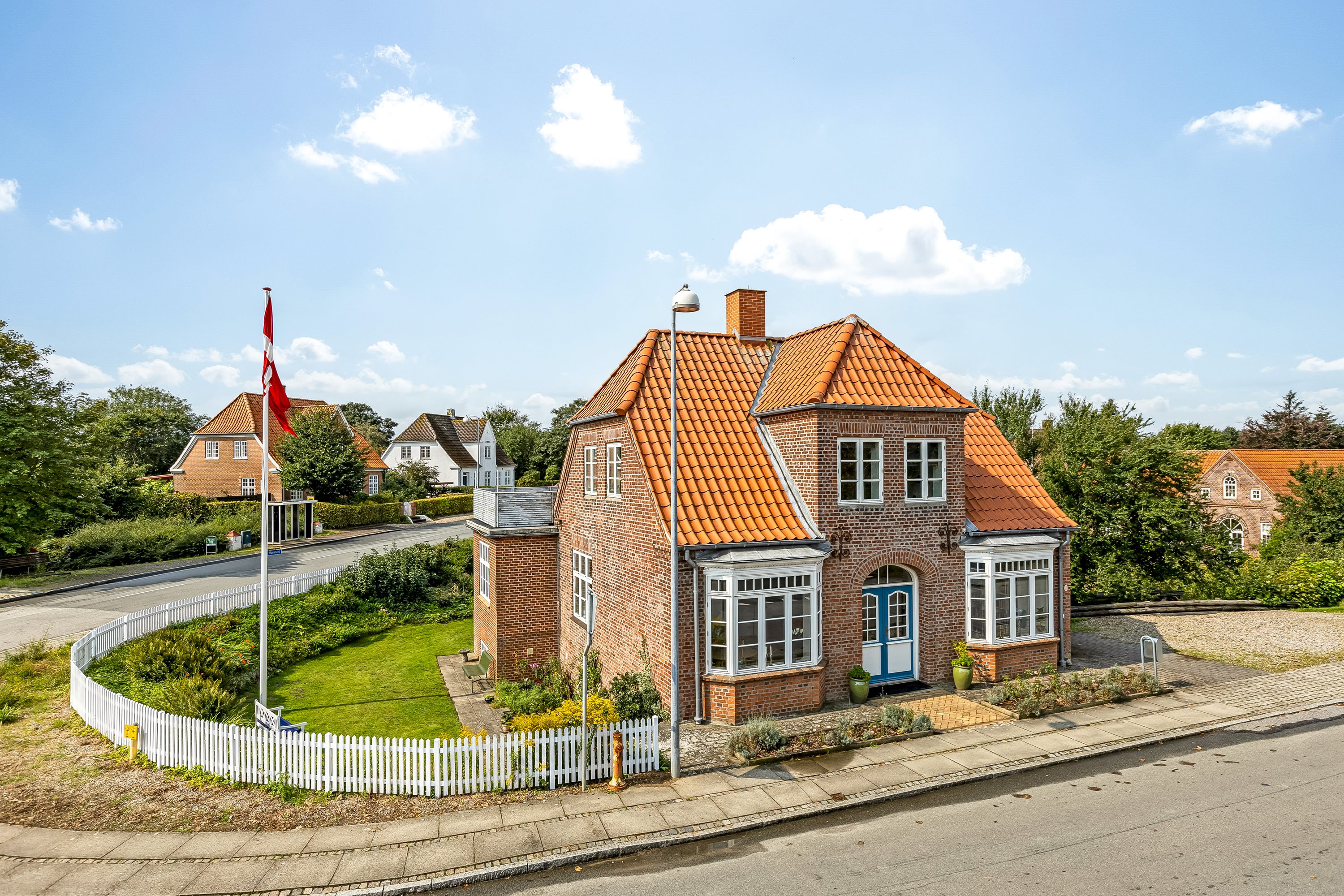 Fremhævet facade billede i fuldskærmstilstand. Billede af Møllevej 2, Møgeltønder, 6270 Tønder