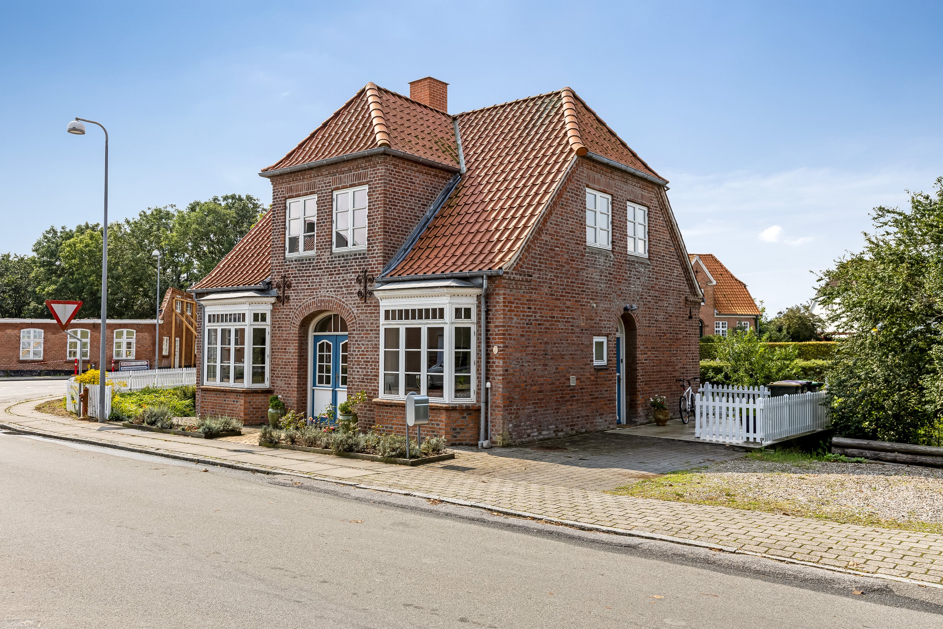 Fremhævet facade billede i fuldskærmstilstand. Billede af Møllevej 2, Møgeltønder, 6270 Tønder