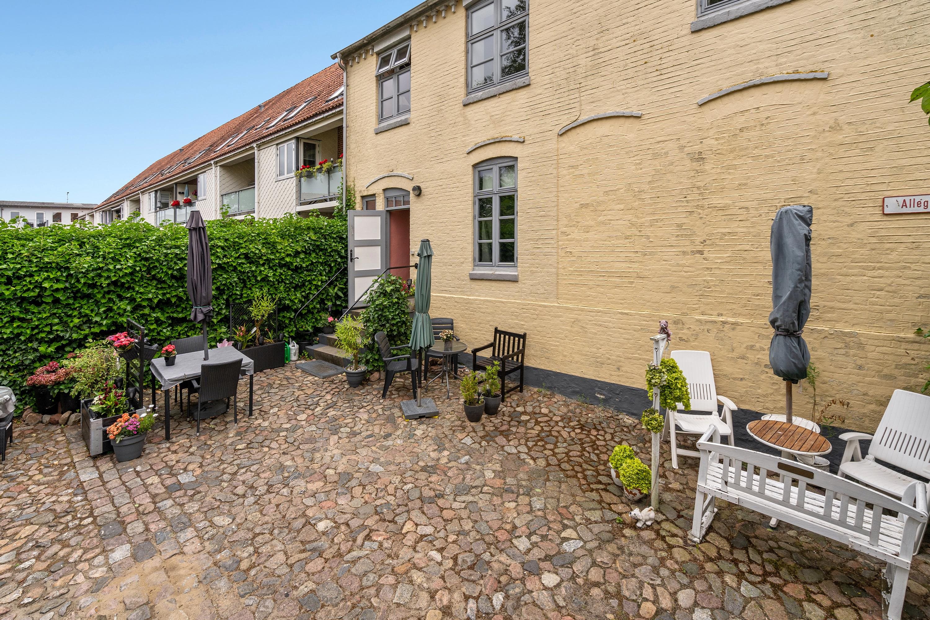 Fremhævet terrasse billede i fuldskærmstilstand. Billede af Naffet 33D, 1. th., 6100 Haderslev
