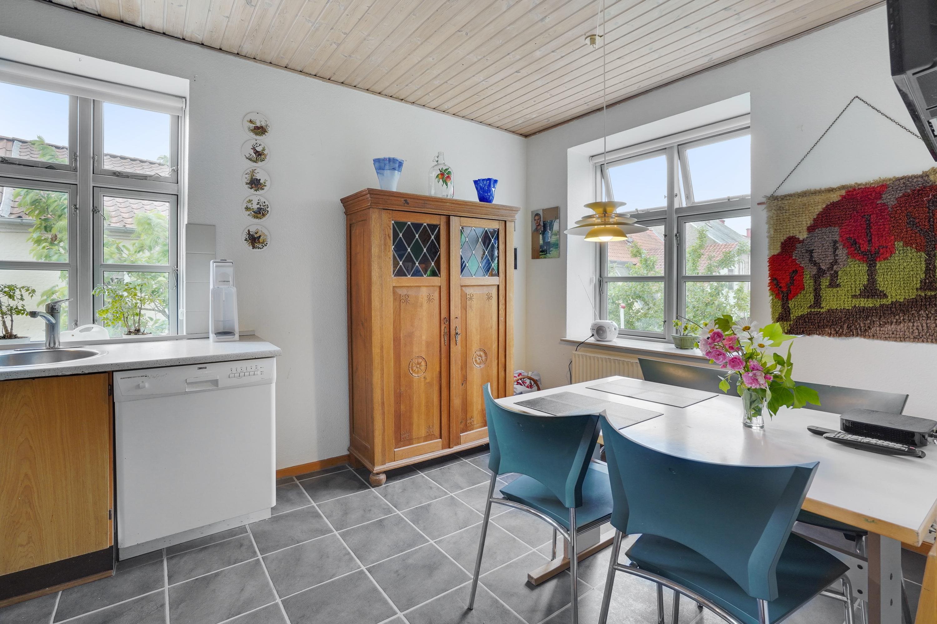 Fremhævet køkken billede i fuldskærmstilstand. Billede af Naffet 33D, 1. th., 6100 Haderslev