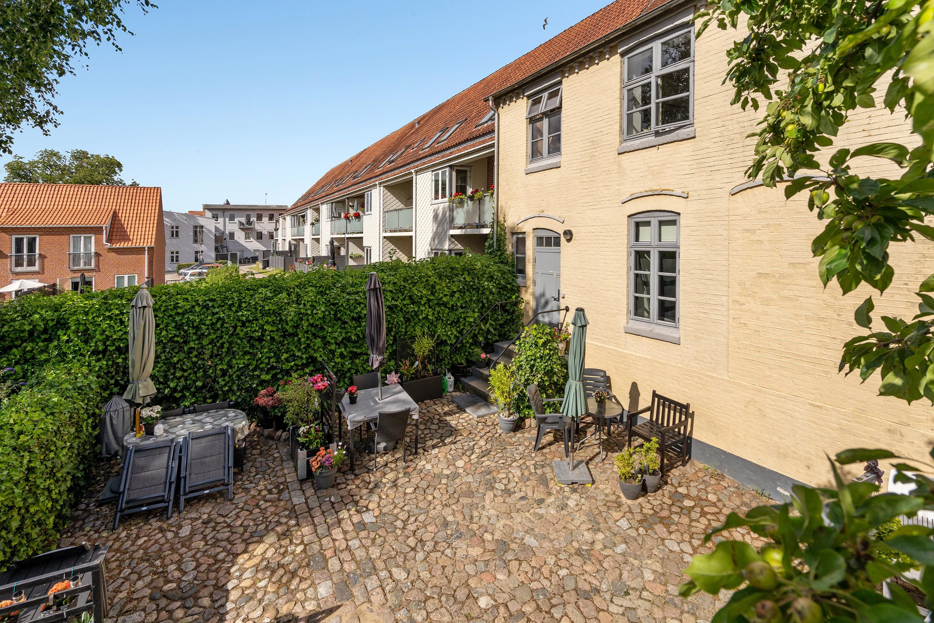 Fremhævet terrasse billede i fuldskærmstilstand. Billede af Naffet 33D, 1. th., 6100 Haderslev