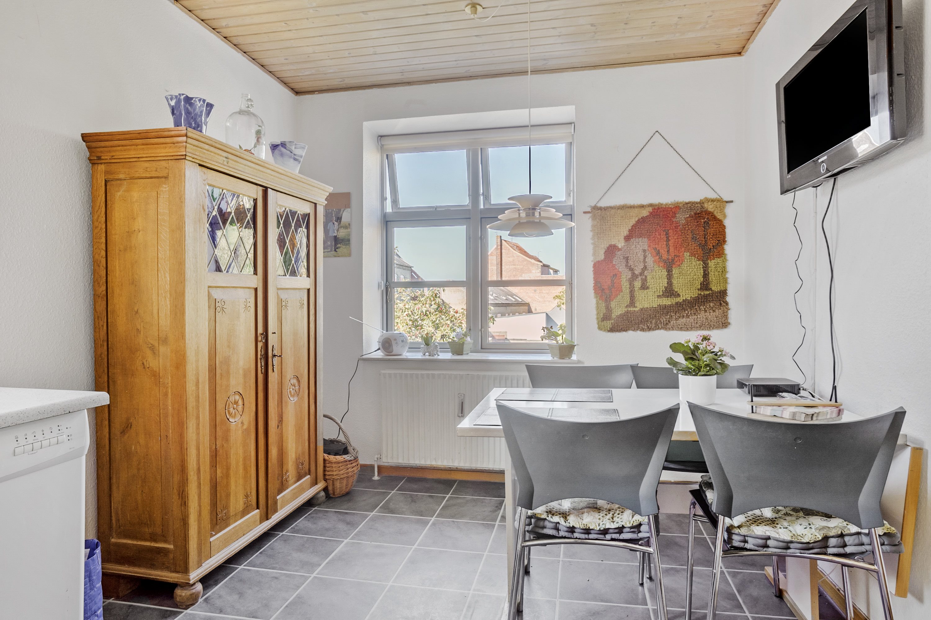 Fremhævet spisestue billede i fuldskærmstilstand. Billede af Naffet 33D, 1. th., 6100 Haderslev