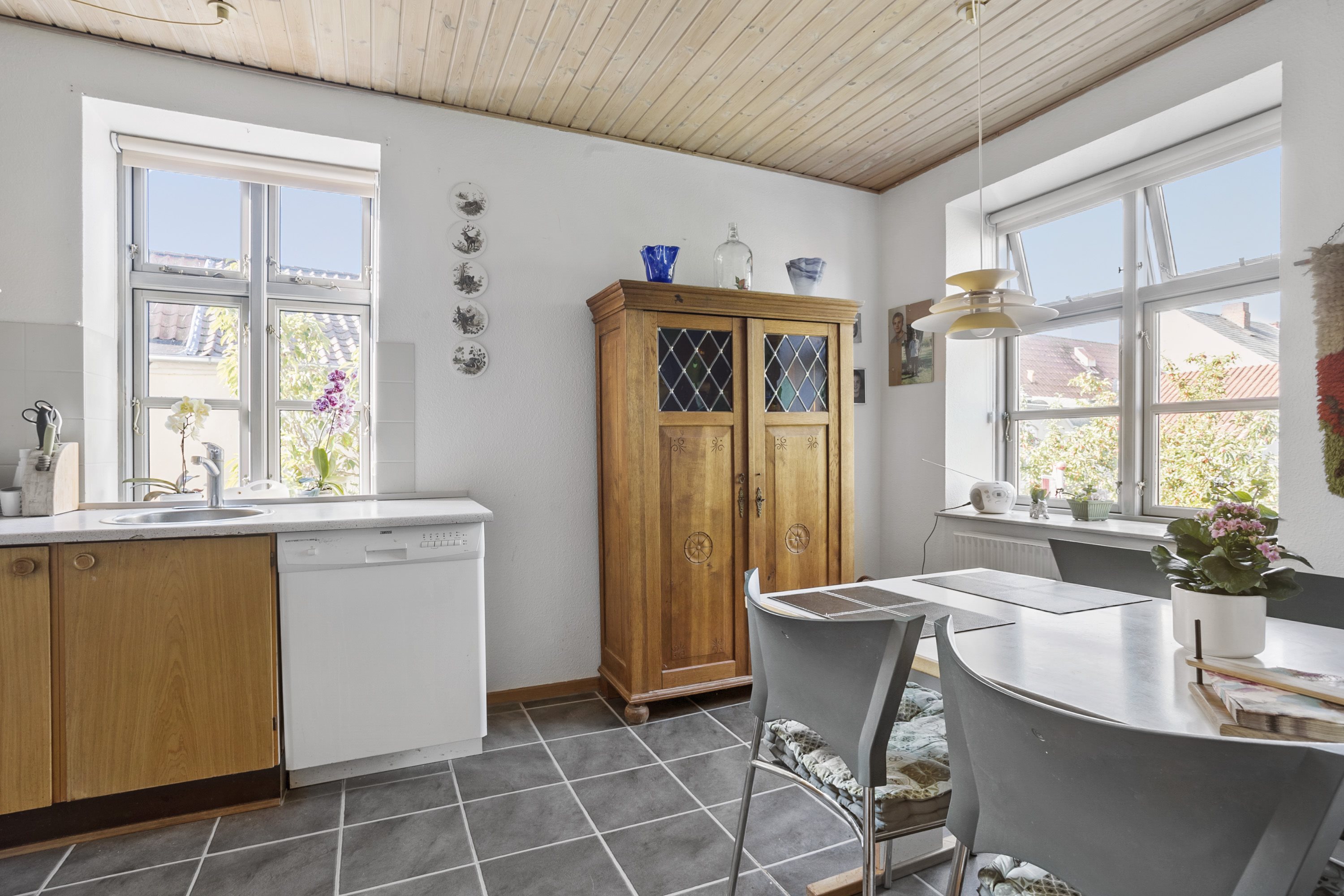 Fremhævet spisestue billede i fuldskærmstilstand. Billede af Naffet 33D, 1. th., 6100 Haderslev