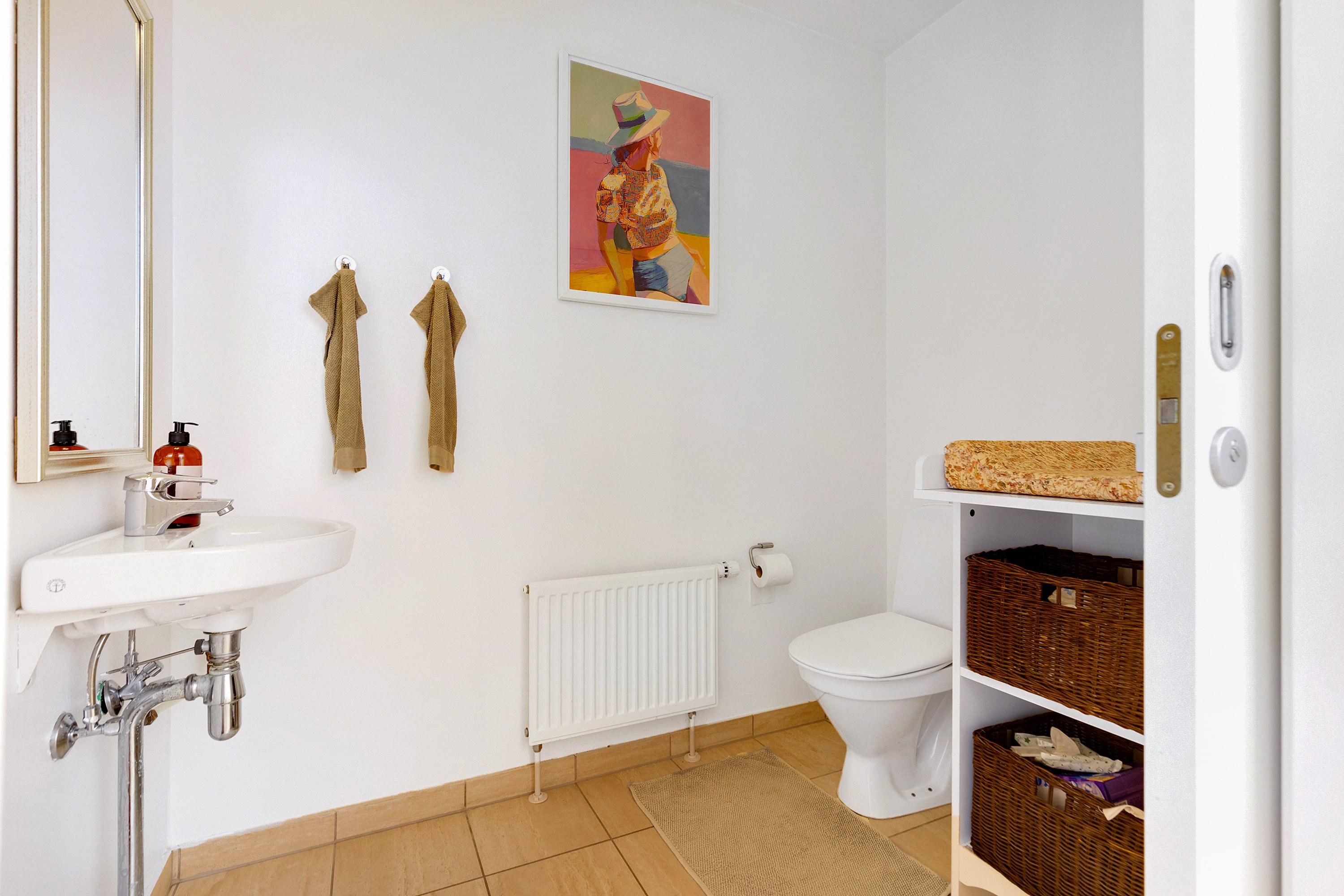 Fremhævet badeværelse billede i fuldskærmstilstand. Billede af Viggo Jarls Vej 1, Søllerød, 2830 Virum