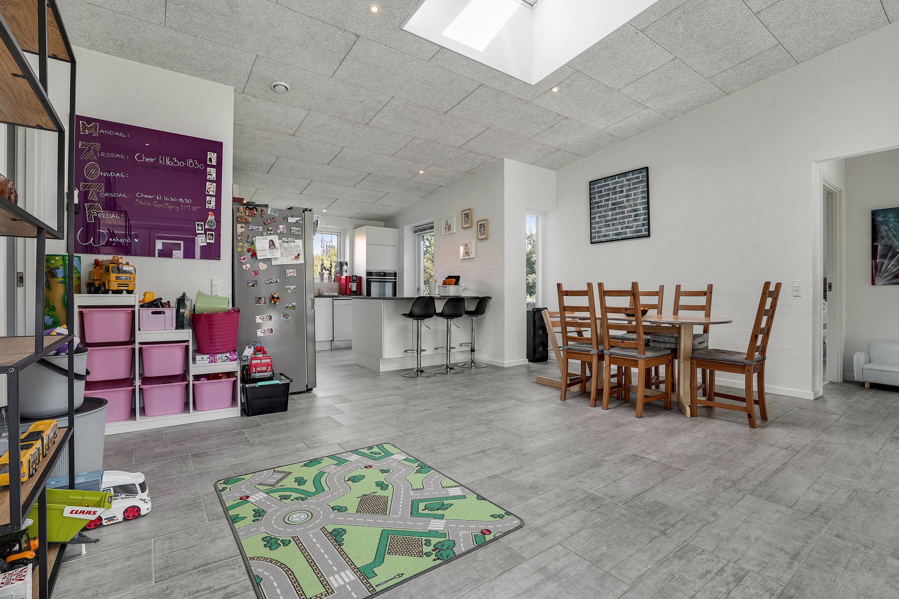 Fremhævet stue billede i fuldskærmstilstand. Billede af Østervænget 20, 7300 Jelling