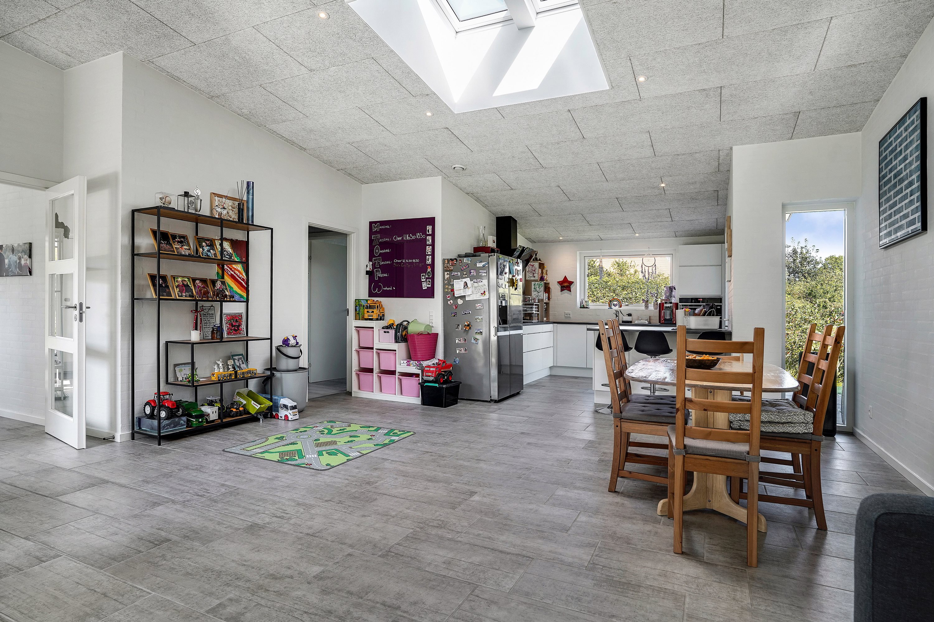 Fremhævet stue billede i fuldskærmstilstand. Billede af Østervænget 20, 7300 Jelling