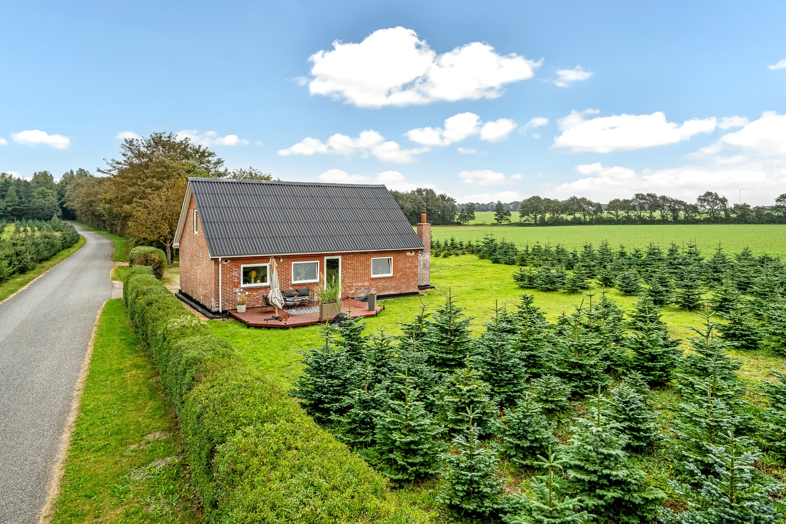 Miniaturebillede 1: facade. Billede af Birkelundvej 1, Vorgod Ø, 6920 Videbæk